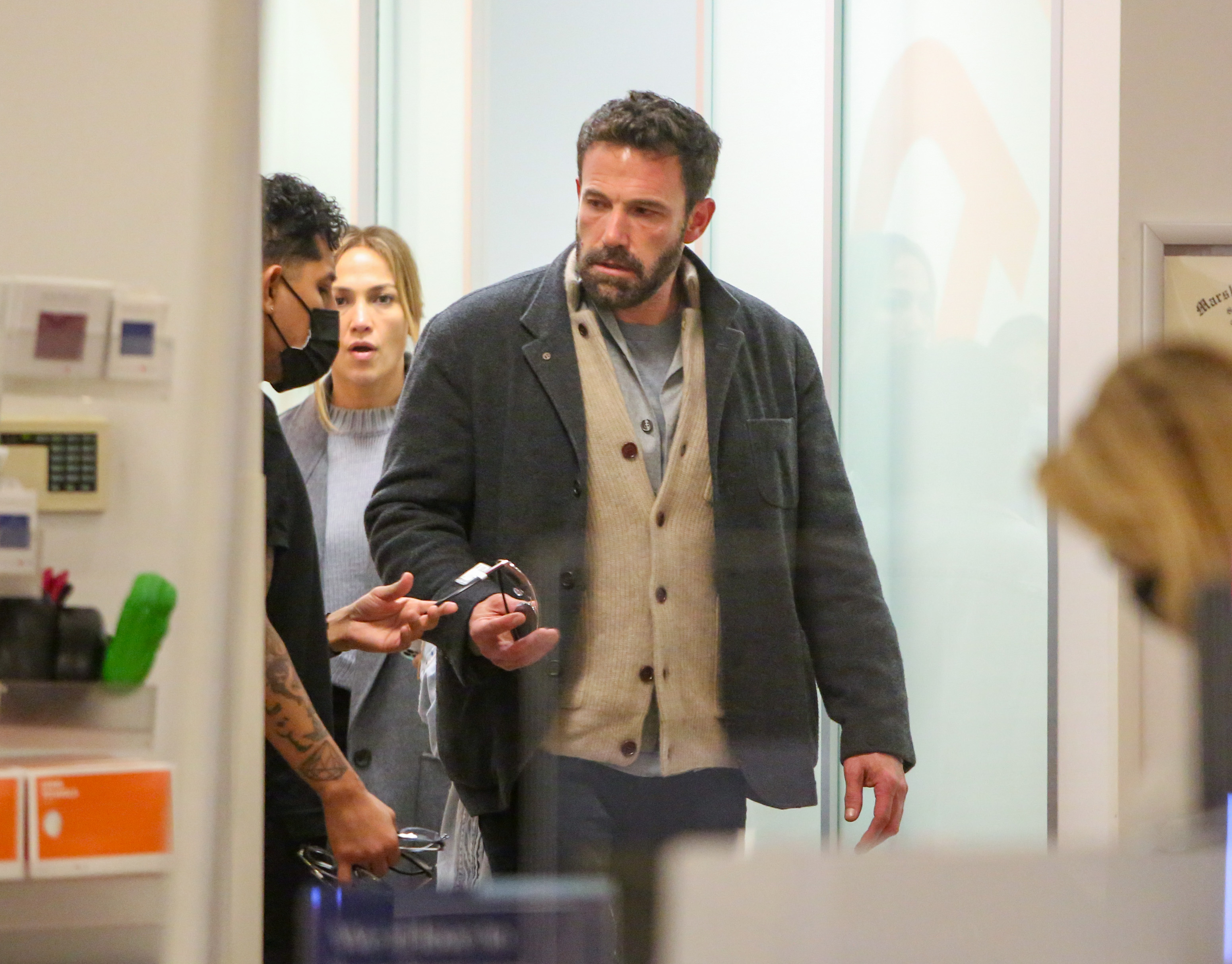 Jennifer Lopez et Ben Affleck repérés lors d'une sortie à Los Angeles, en Californie, le 11 décembre 2021 | Source : Getty Images