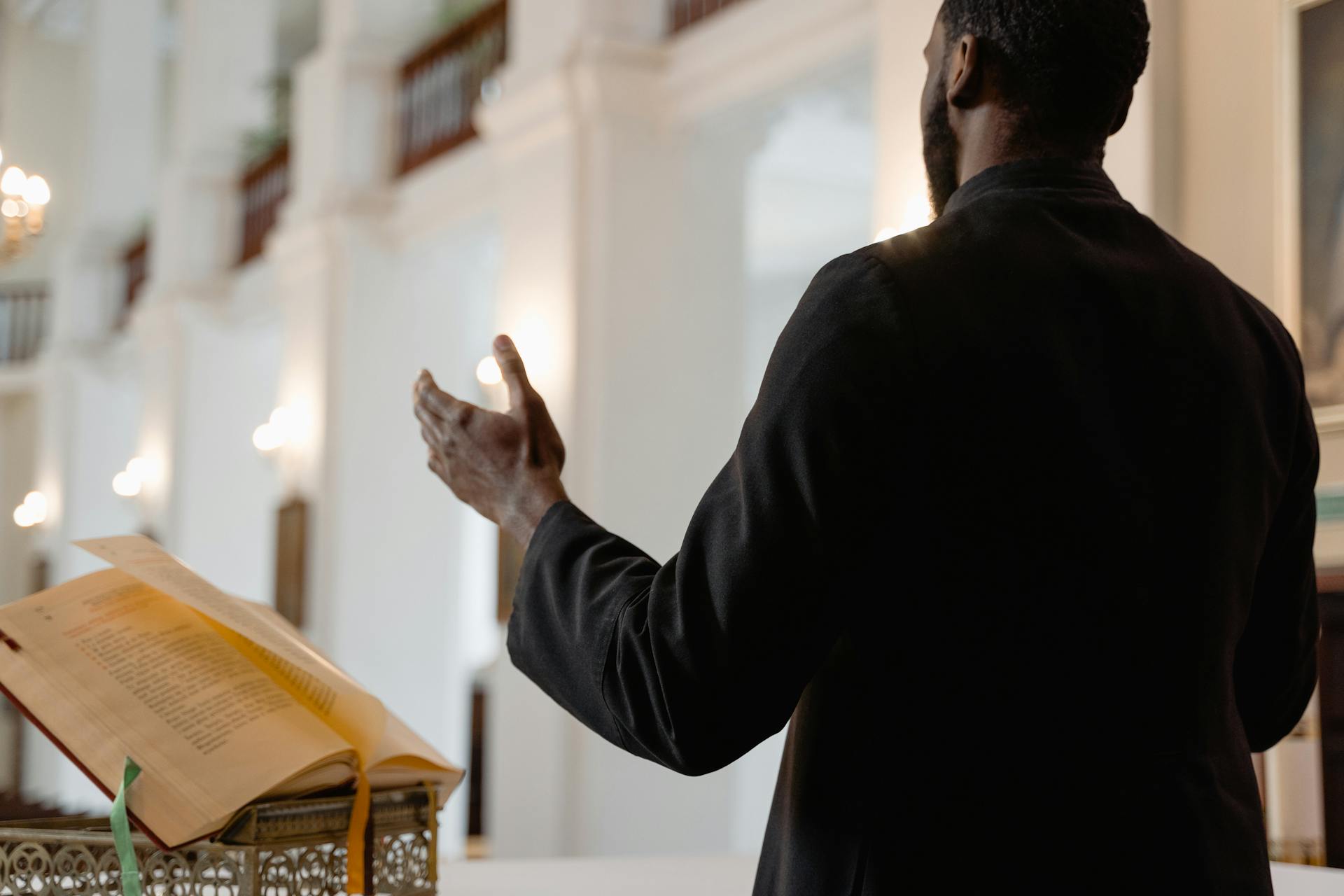 A priest at the pulpit | Source: Pexels