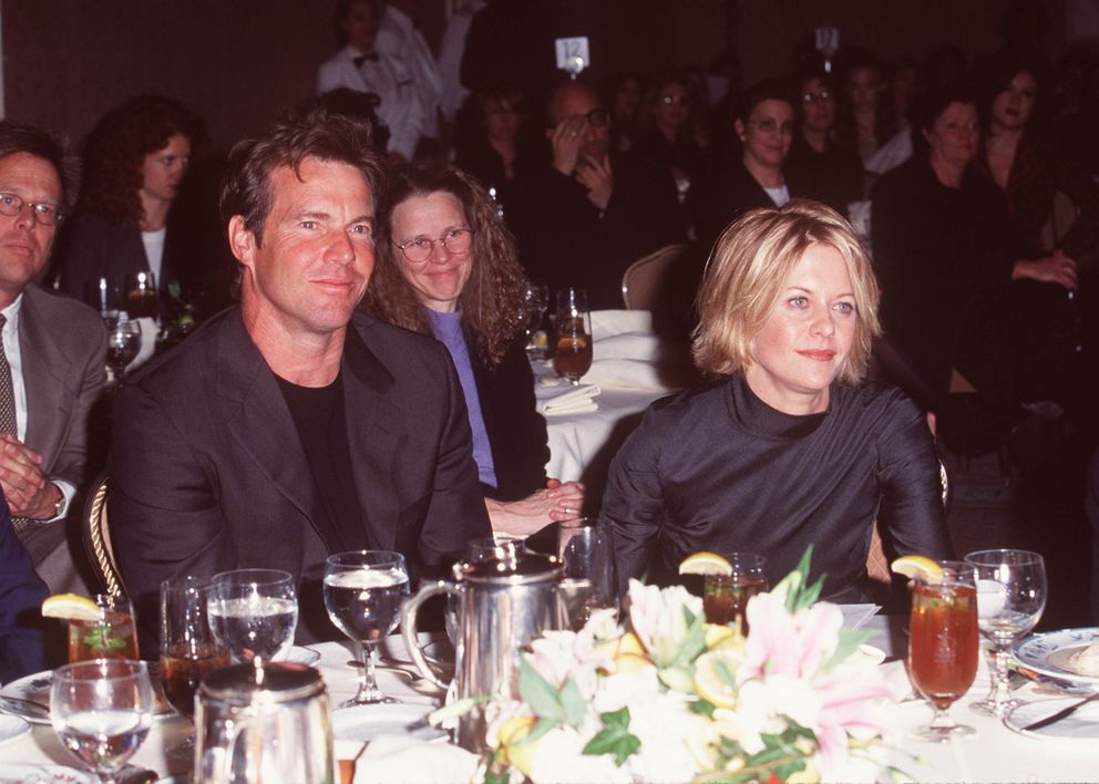 Les acteurs Dennis Quaid et Meg Ryan, le 12 janvier 1999 | Source : Getty Images