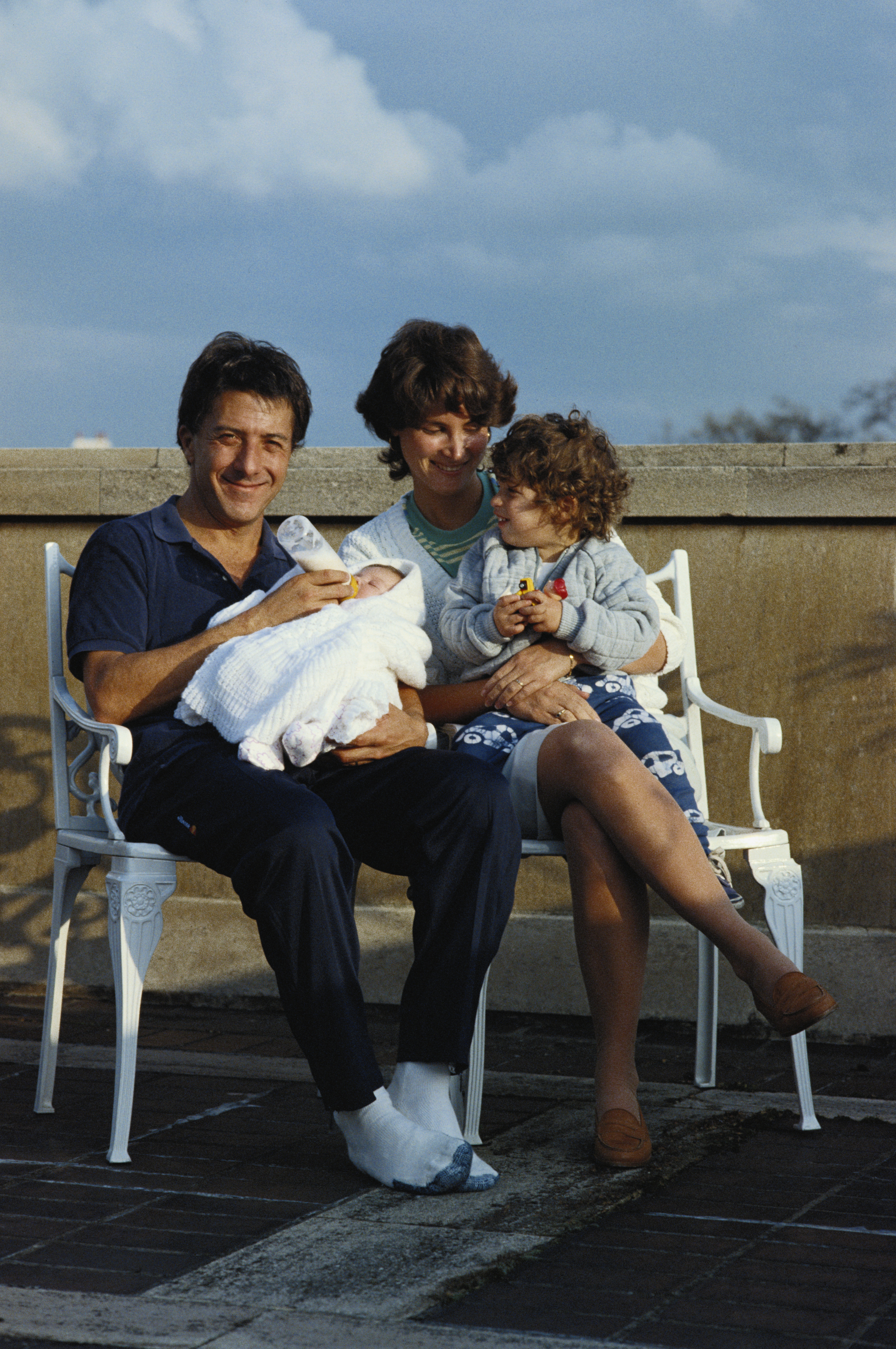 Dustin Hoffman, Lisa Hoffman et deux de leurs enfants en 1983. | Source : Getty Images