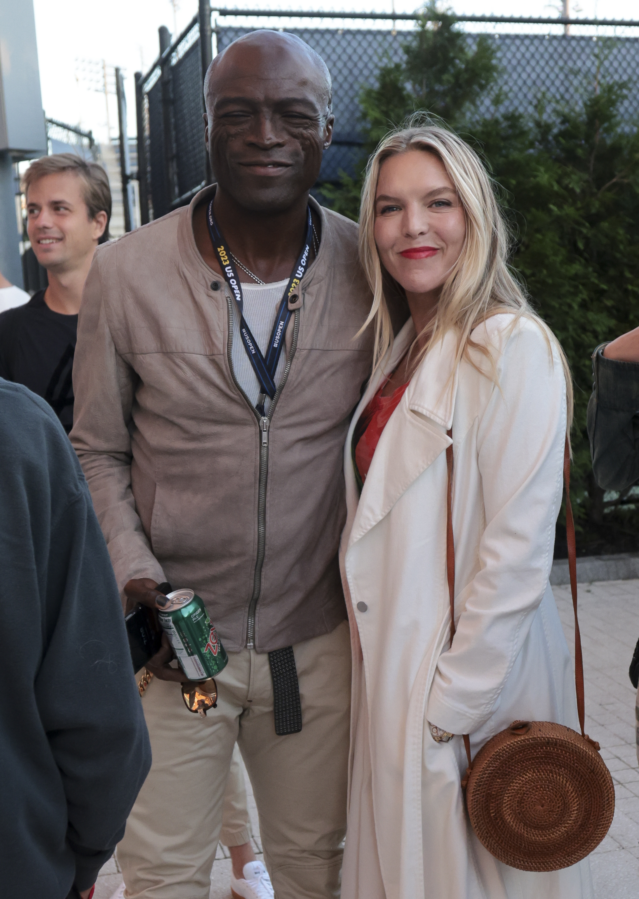 Seal et Laura Strayer lors de l'US Open 2023 au stade Arthur Ashe du centre national de tennis USTA Billie Jean King le 1er septembre 2023 à New York.