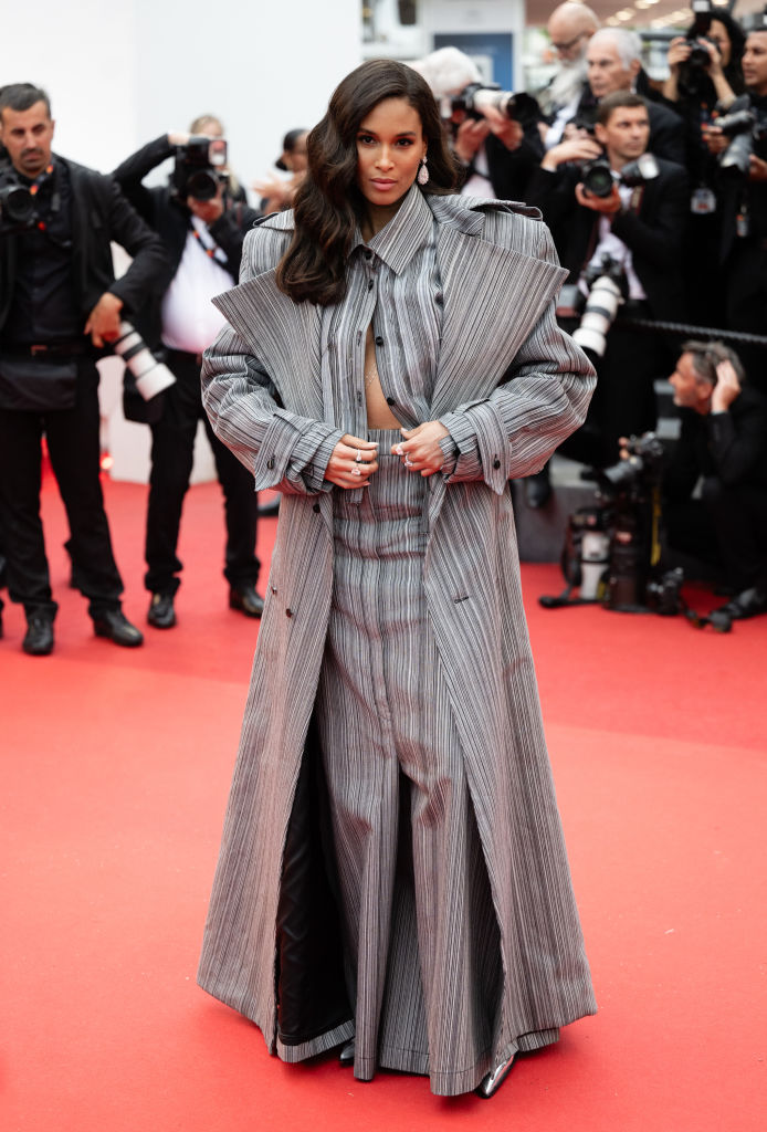 CANNES, FRANCE - 15 MAI : Cindy Bruna assiste à la première de "Furiosa" (Furiosa : Une Saga Mad Max) au 77ème Festival de Cannes au Palais des Festivals le 15 mai 2024 à Cannes, France. | Source : Getty Images