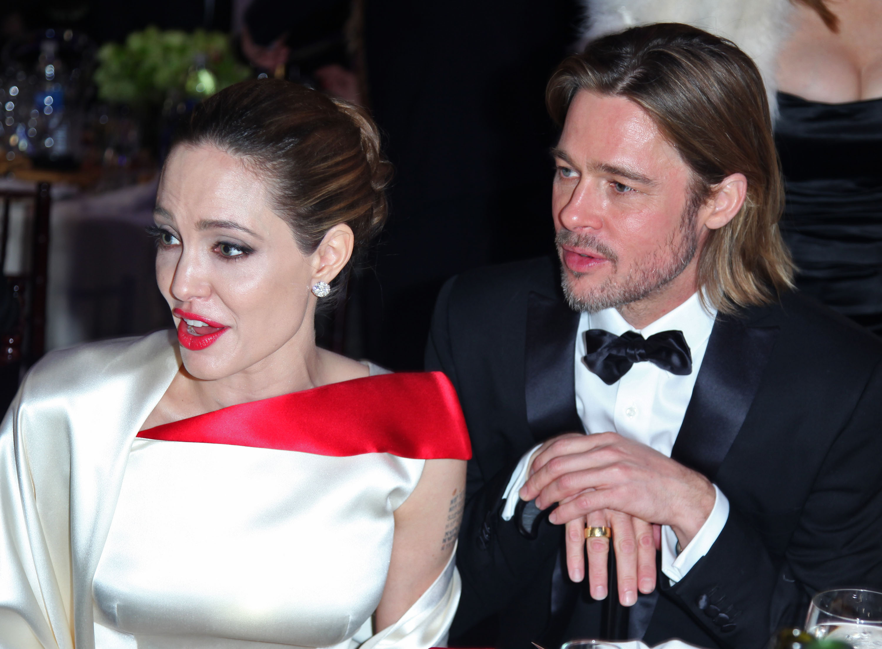 Angelina Jolie, Brad Pitt lors de la 69e cérémonie annuelle des Golden Globe Awards qui s'est tenue à l'hôtel Beverly Hilton le 15 janvier 2012. | Source : Getty Images