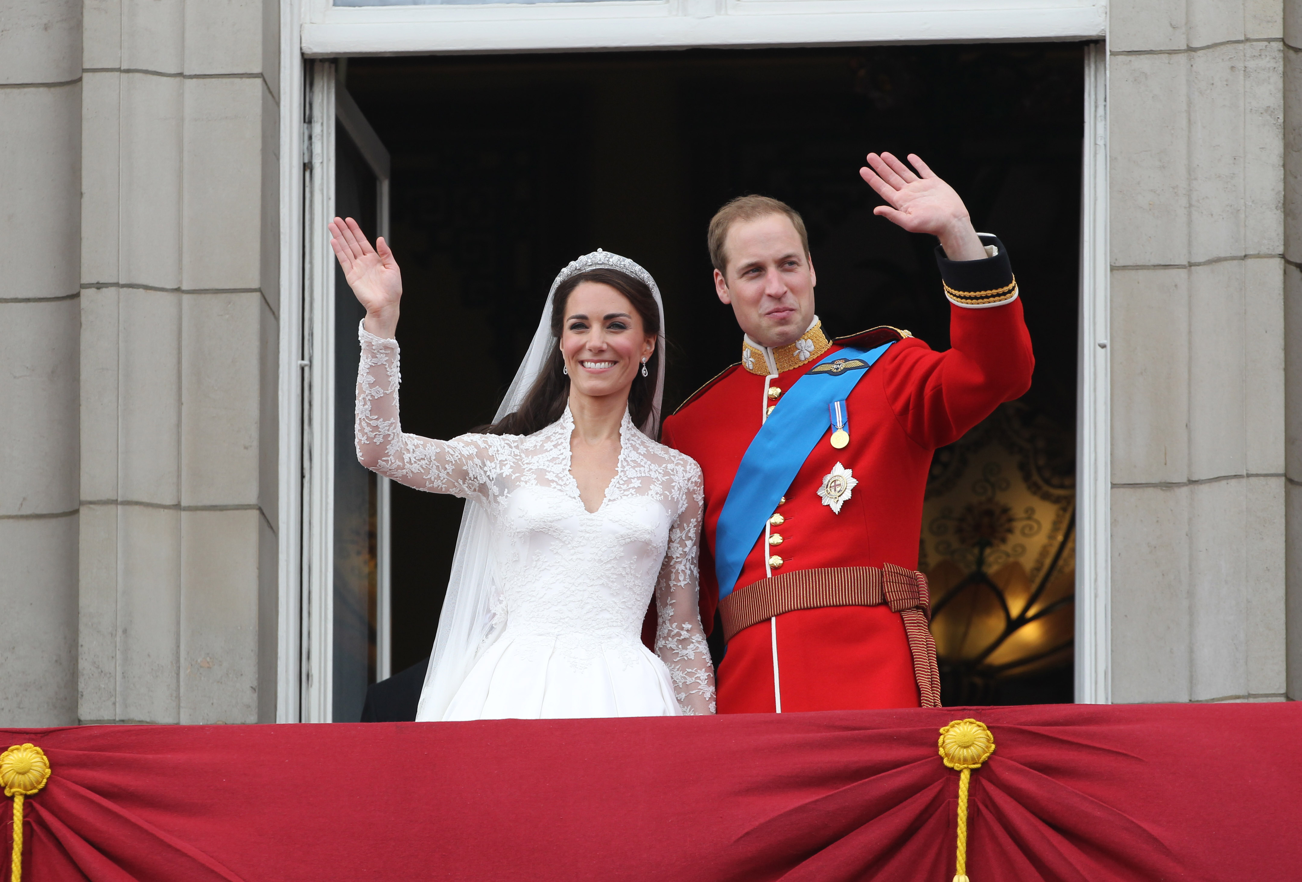 Kate Middleton et le prince William photographiés le jour de leur mariage, le 29 avril 2011, à Londres, en Angleterre. | Source : Getty Images