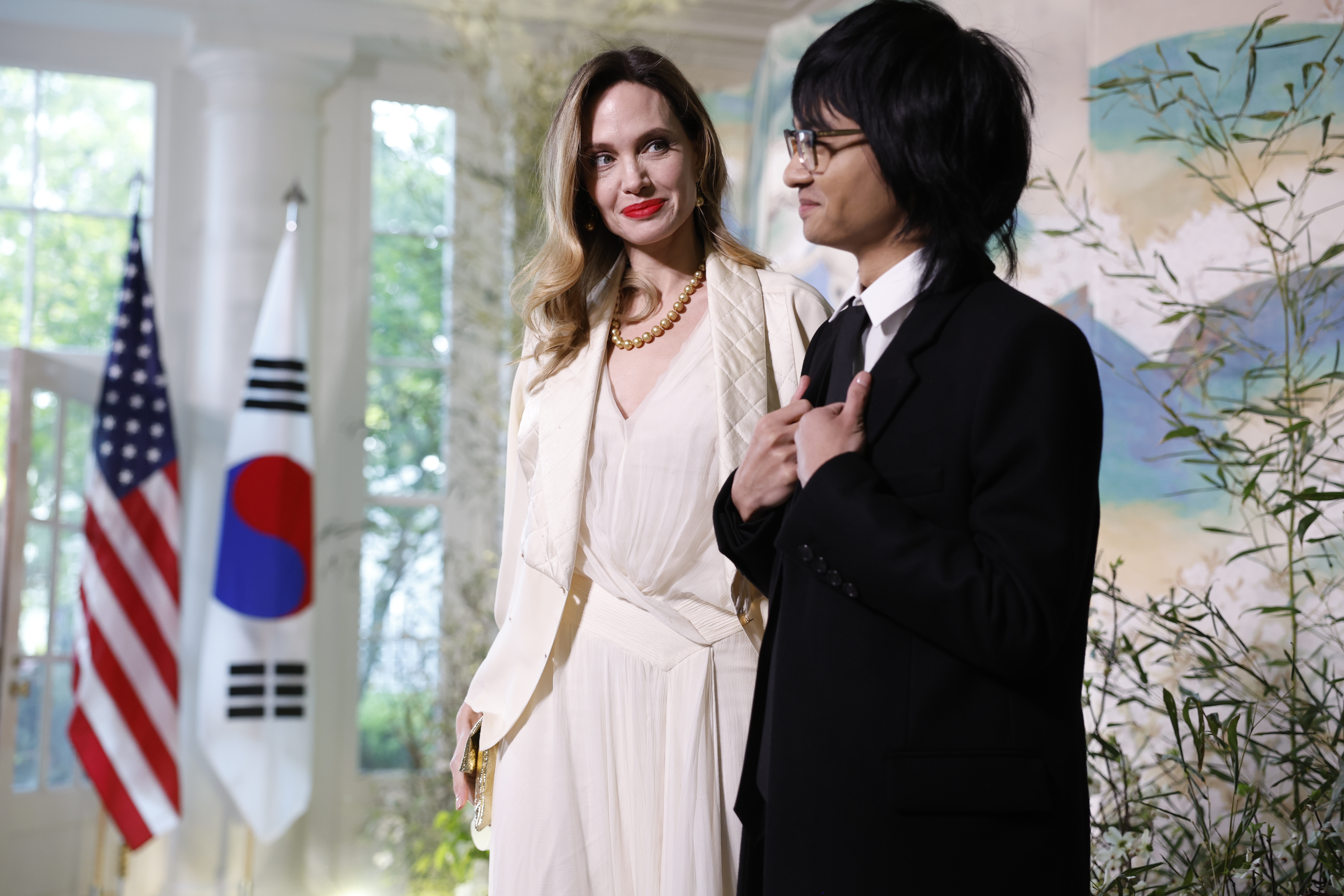 Angelina Jolie et Maddox Chivan Jolie-Pitt au dîner d'État de la Corée du Sud à Washington, DC, 2023. | Source : Getty Images
