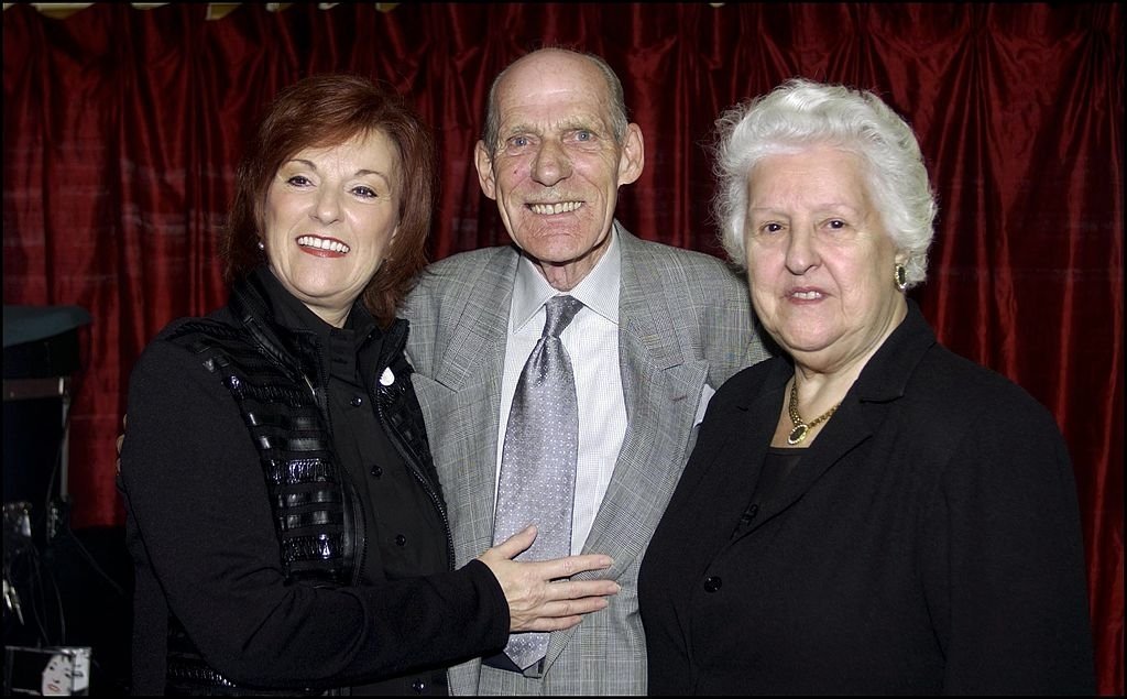 Claudette Dion et ses parents André et Thérèse. | Photo : Getty Images
