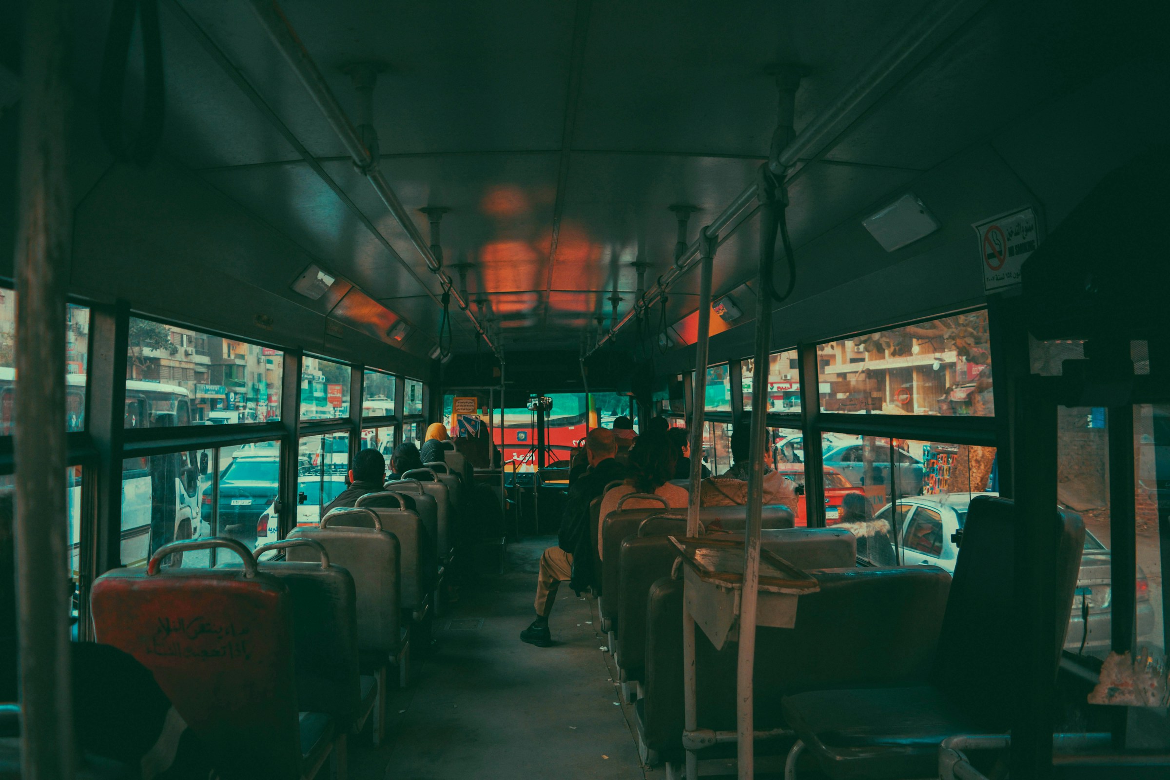 Passagers dans un bus | Source : Pexels