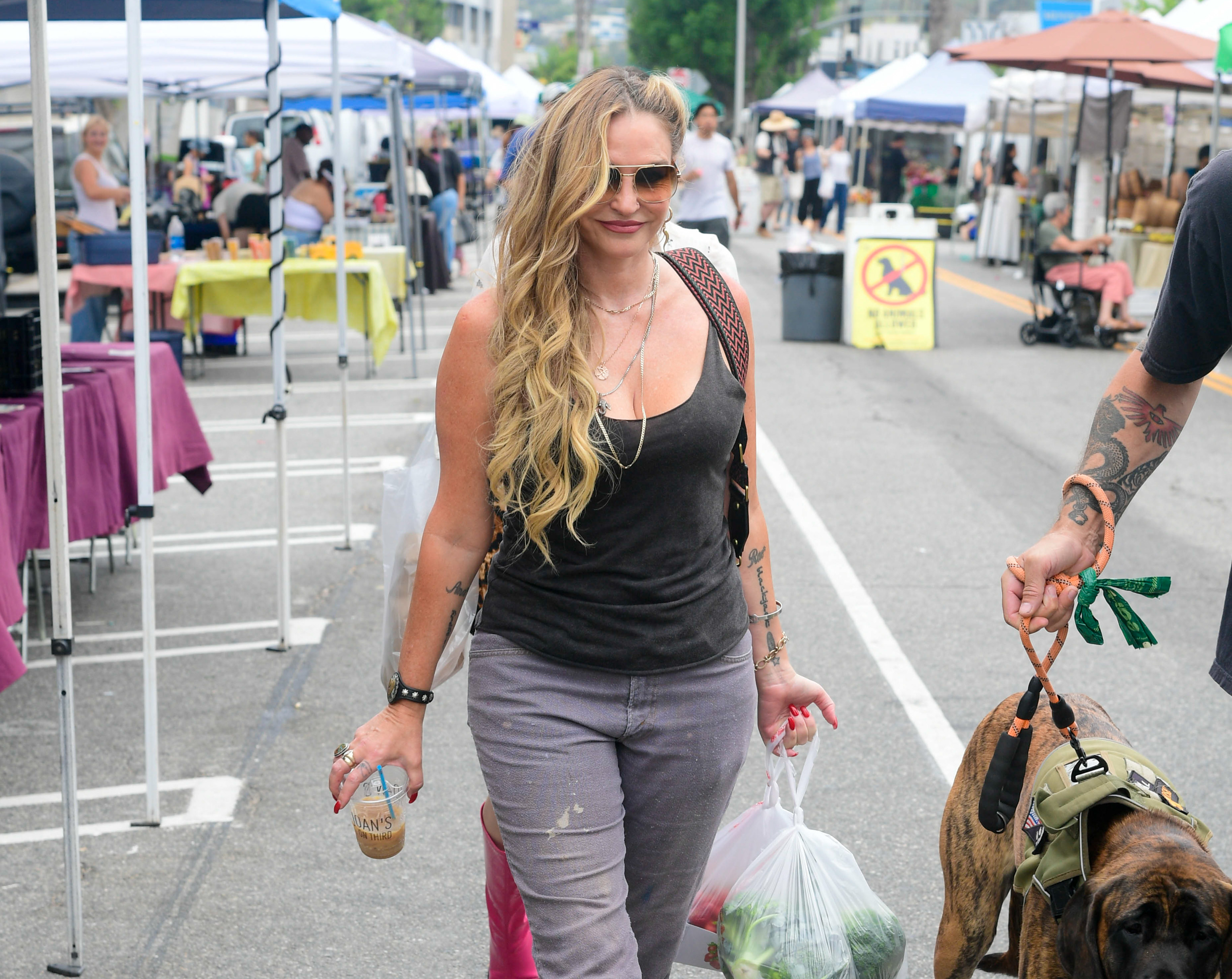 Drea de Matteo s'est battue sans relâche pour le bien-être de ses enfants. Lors de cette sortie, on l'a aperçue à un marché fermier le 26 juillet 2026, à Los Angeles, en Californie. | Source : Getty Images