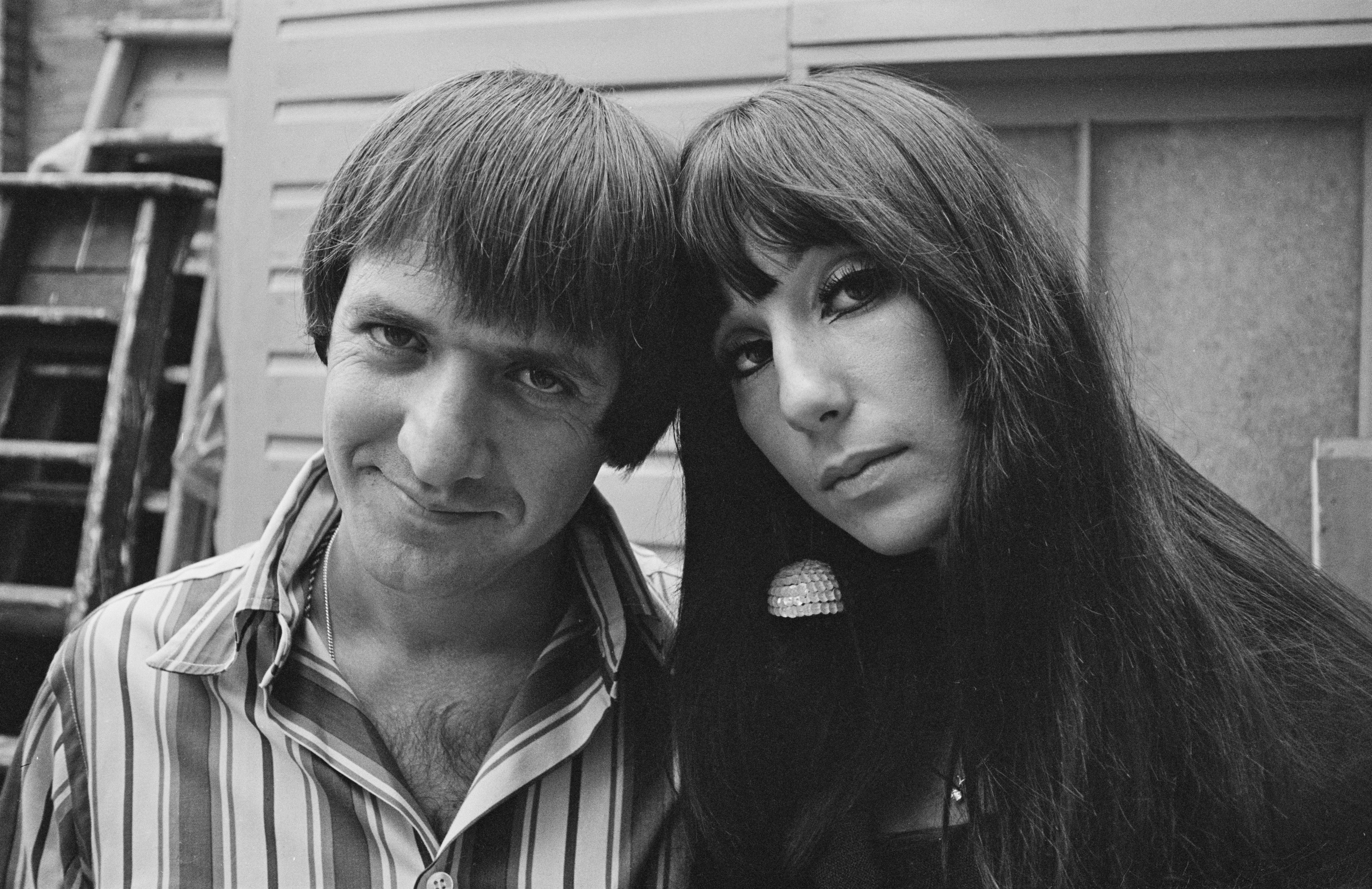 Sonny Bono et Cher à Londres le 26 août 1966 | Source : Getty Images