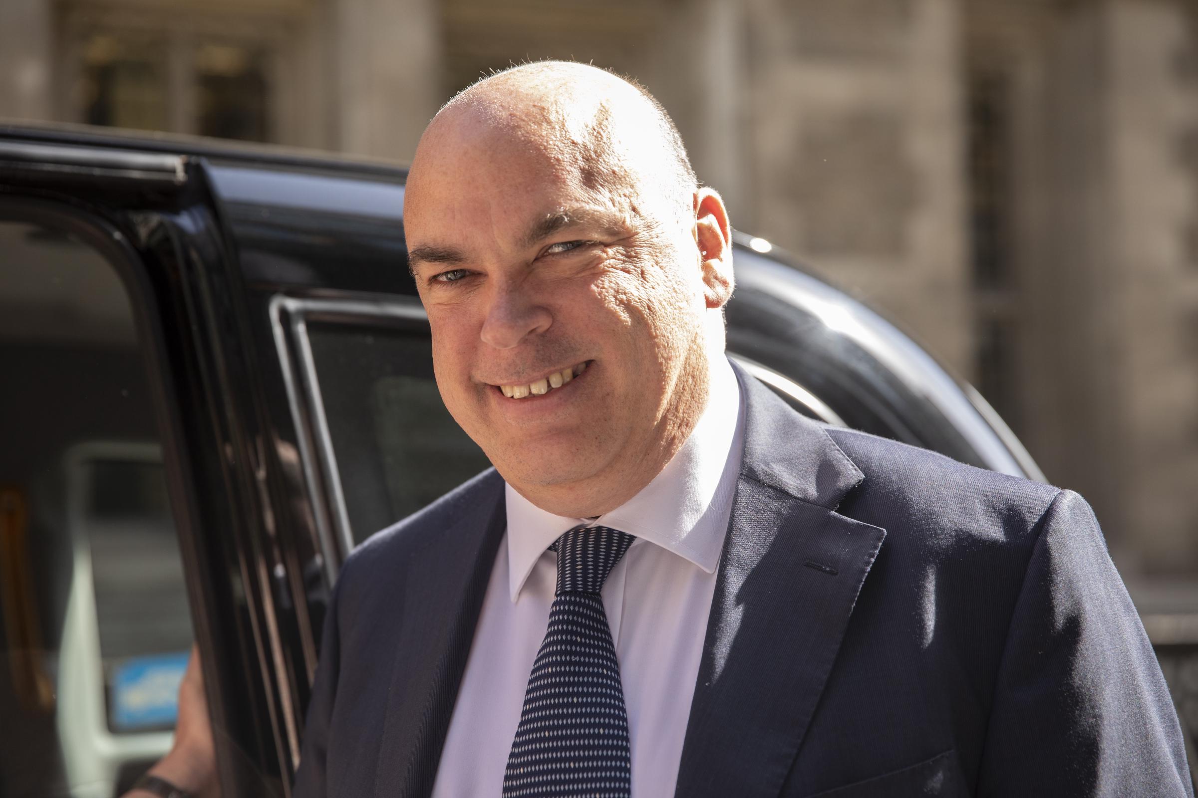 Mike Lynch repéré en train de quitter le Rolls Building à Londres, en Angleterre, le 27 juin 2019 | Source : Getty Images