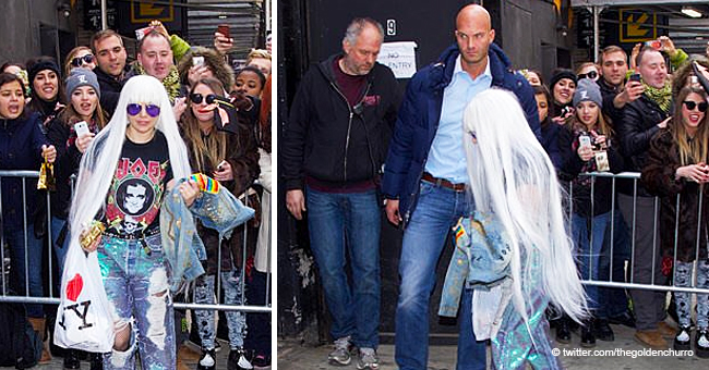 Les fans perplexes face à la taille de Lady Gaga sur une photo Bizarre aux côtés d'un garde du corps