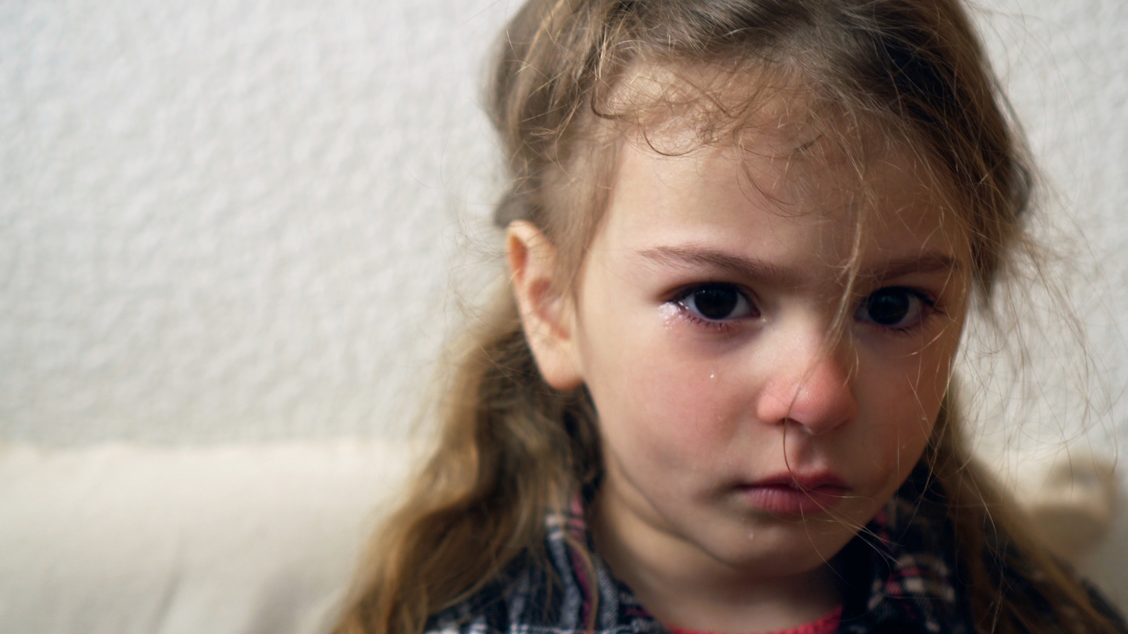 Menina chorando |  Fonte: Shutterstock.com