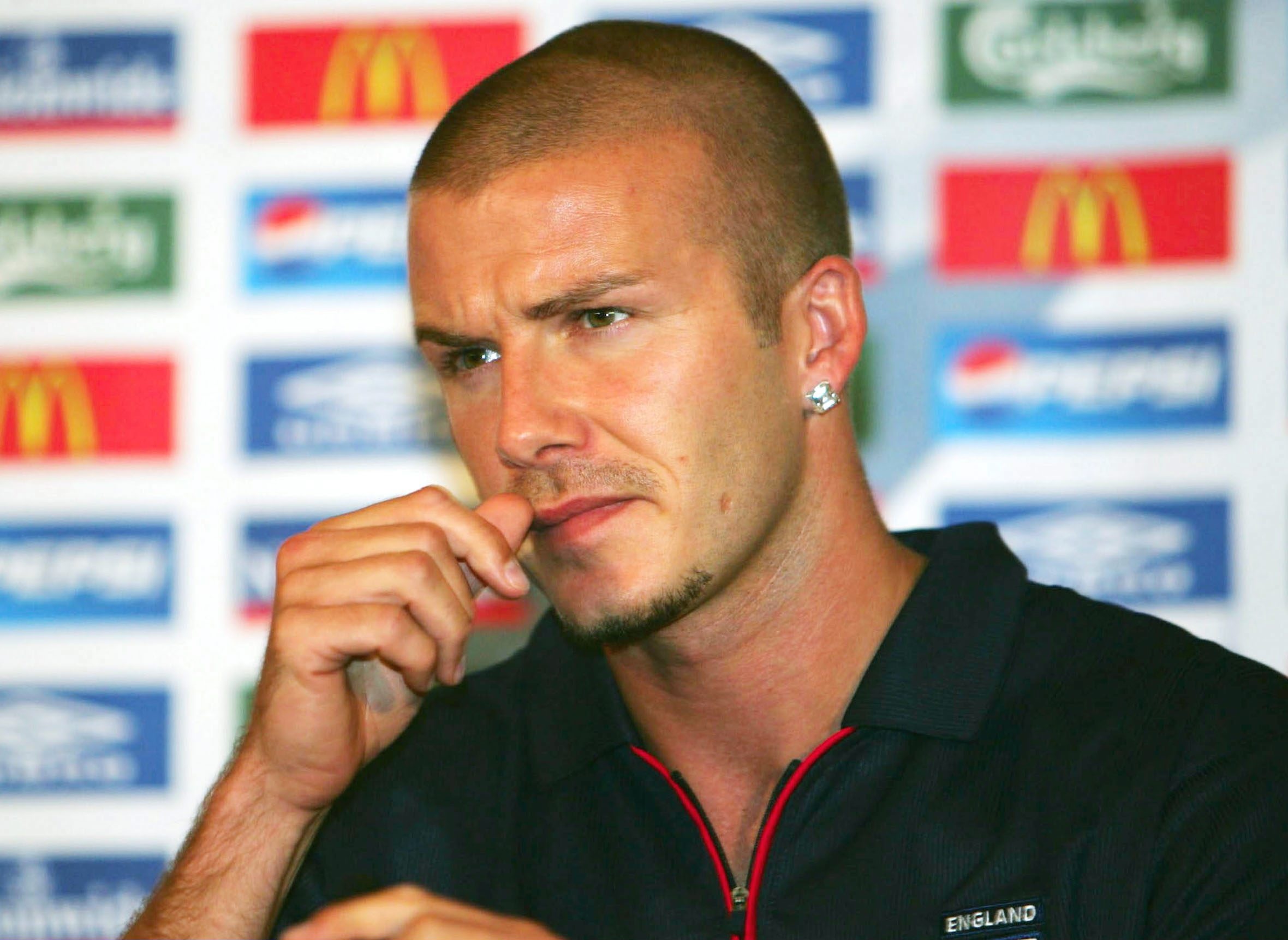 David Beckham parle pendant l'Euro 2004 au Portugal, Dafundo. | Source : Getty Images