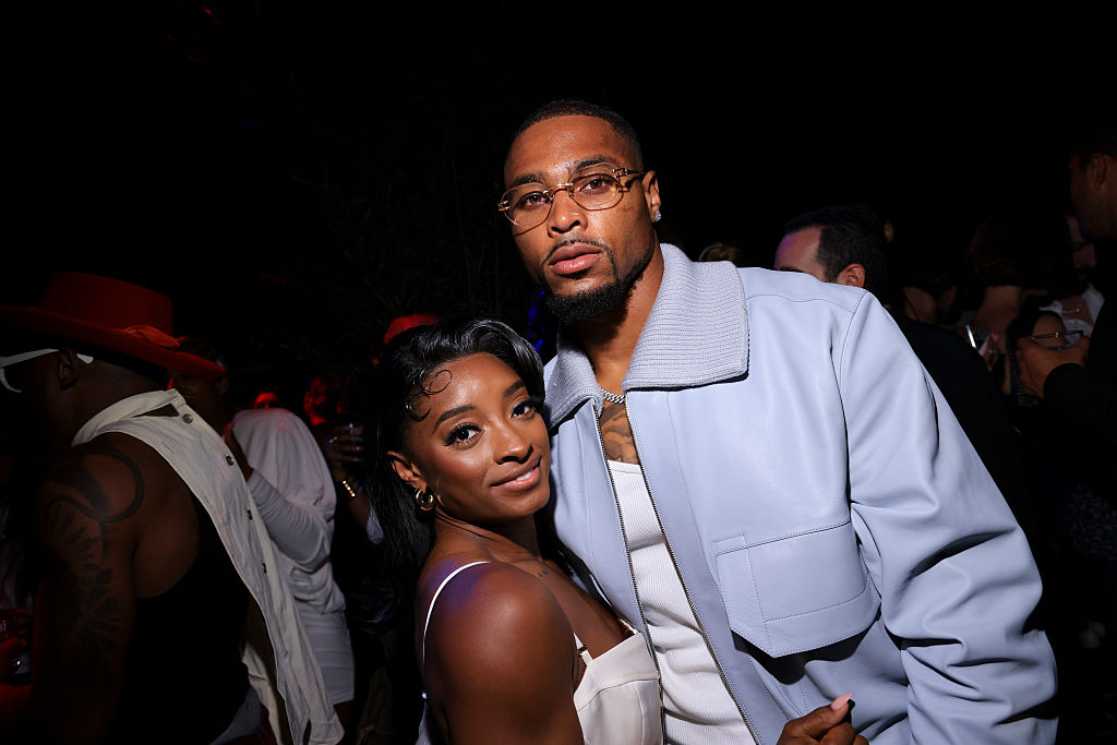 Simone Biles et Jonathan Owens assistent avec style à la soirée "The After" du Met Gala de Richie Akiva à Casa Cipriani à New York le 5 mai 2025.