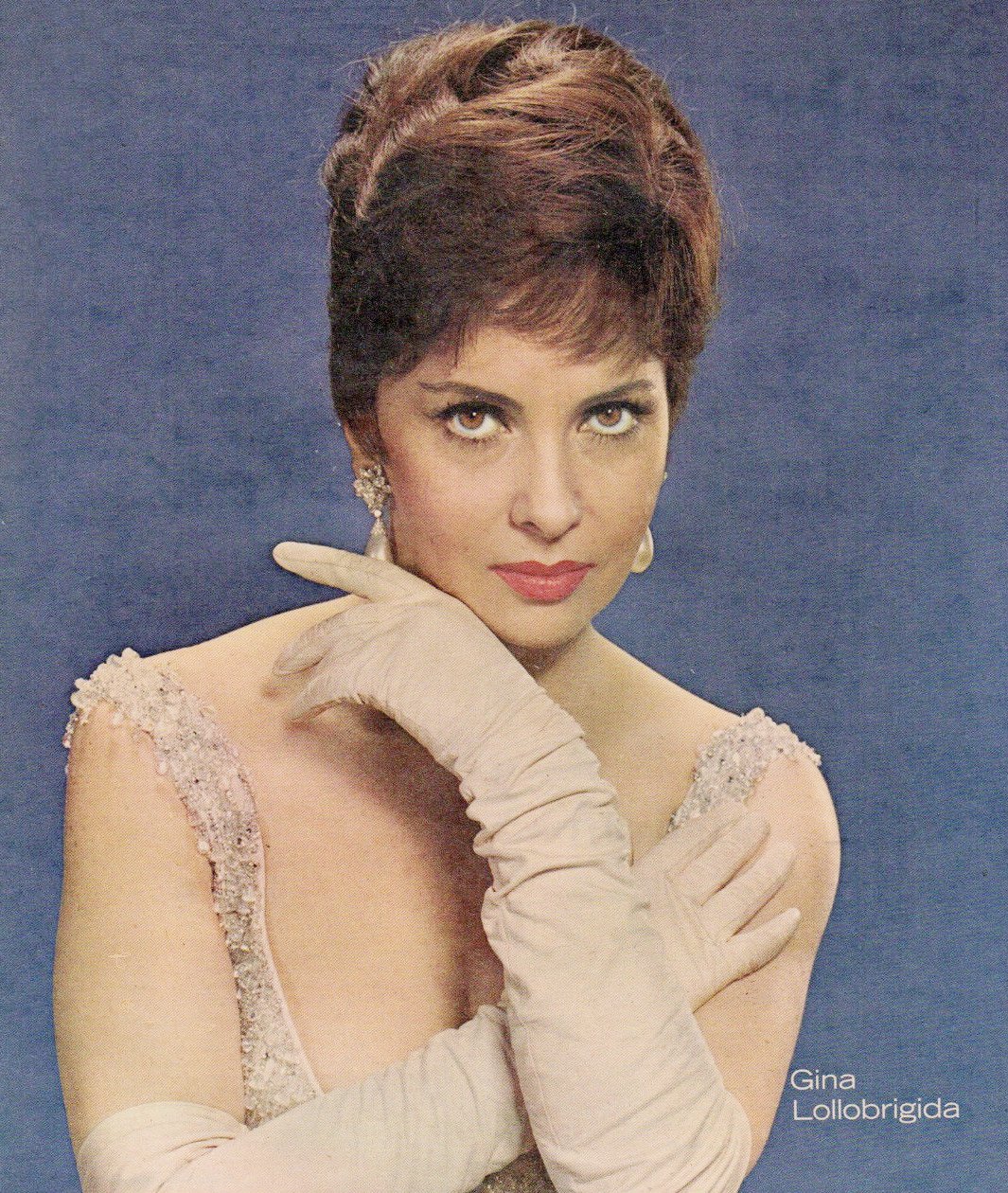 Photo de Gina Lollobrigida tirée de la couverture du magazine New York Sunday News en 1963. | Source : Wikimedia Commons.   