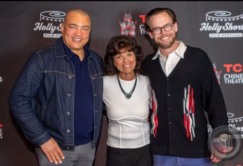 Adrienne Barbeau aux côtés d'autres participants au festival du film HollyShorts, en date du 3 mars 2024 | Source : Instagram/adrienne_barbeau