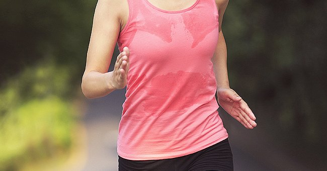 Une femme qui court | Photo : Pexel