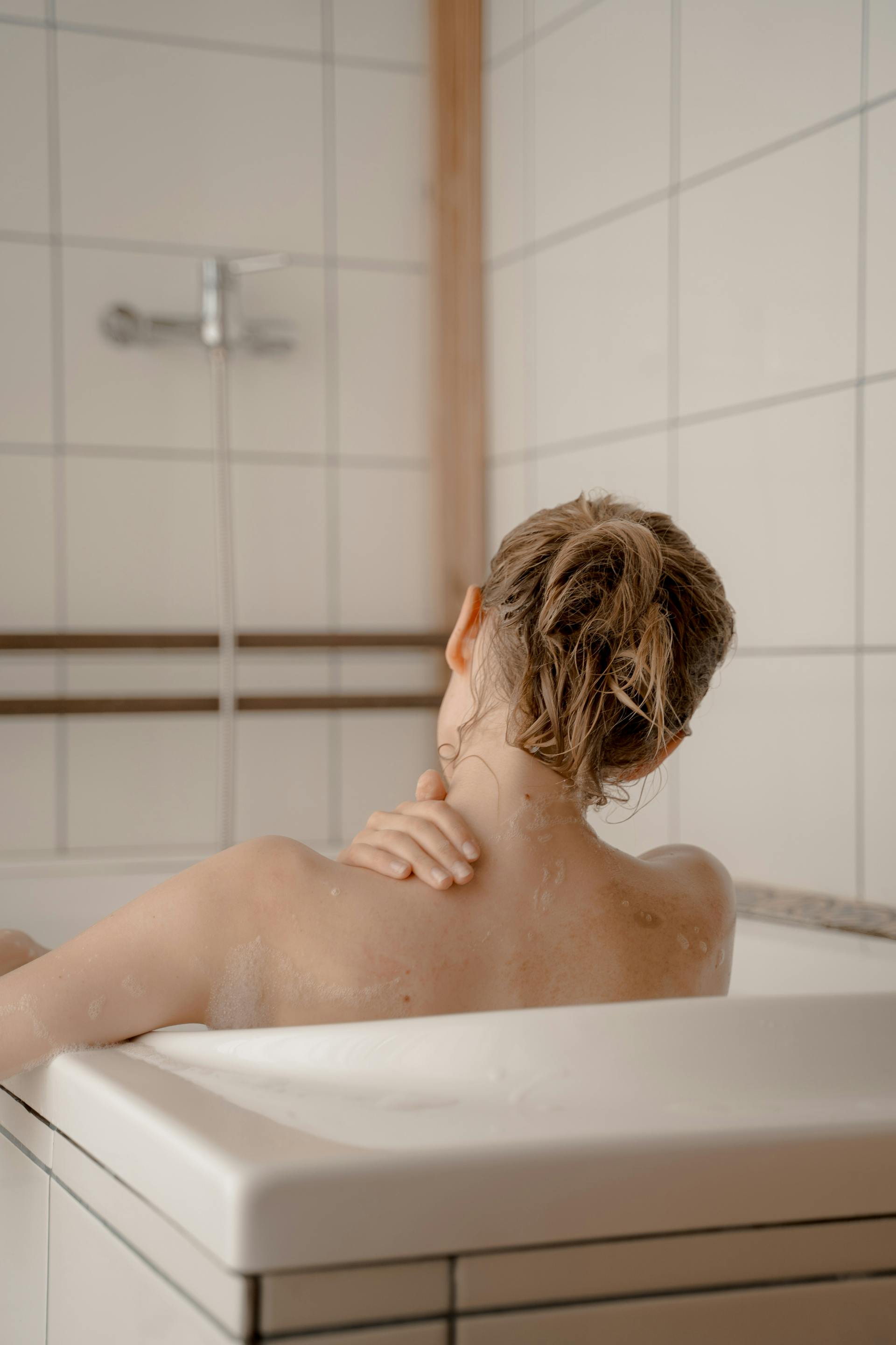 Une femme dans une baignoire | Source : Pexels