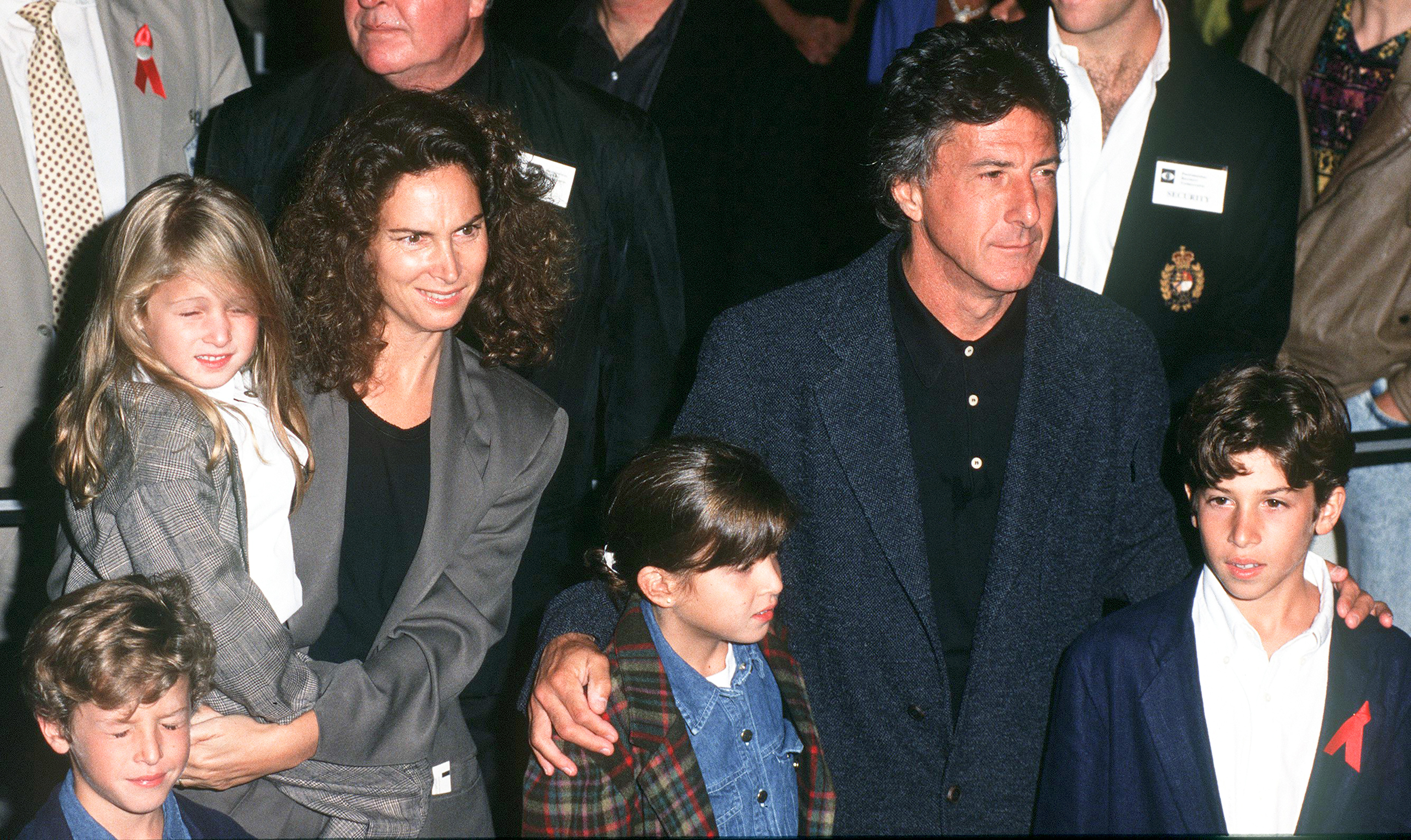 La femme, l'acteur et leurs enfants en 1992. | Source : Getty Images
