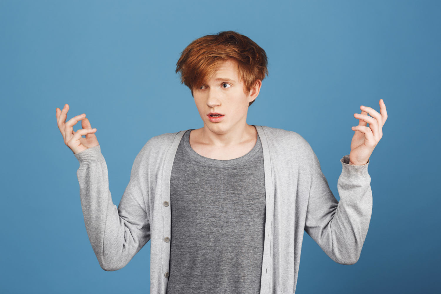 Un adolescent effrayé | Source : Freepik