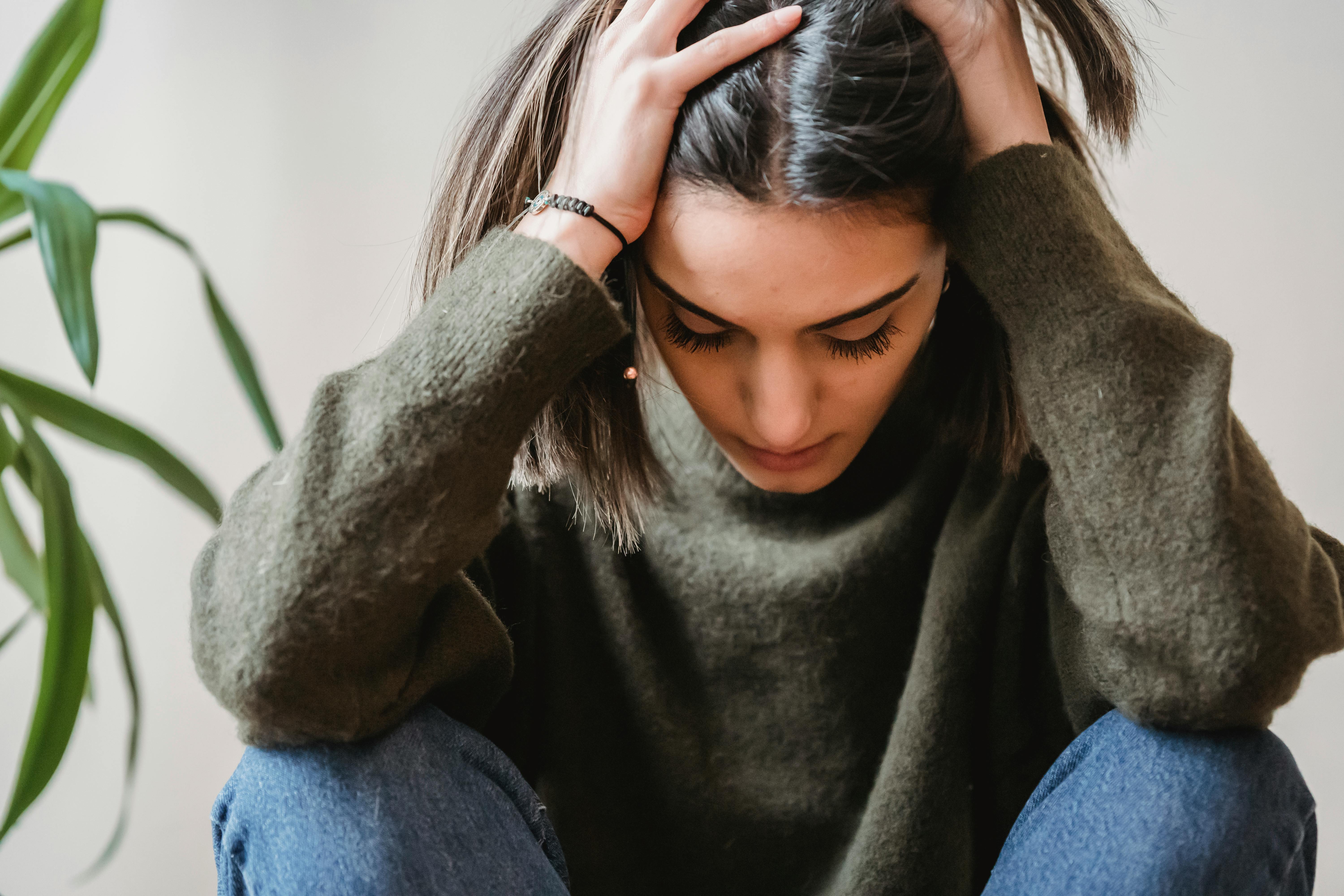 Une jeune femme bouleversée | Source : Pexels