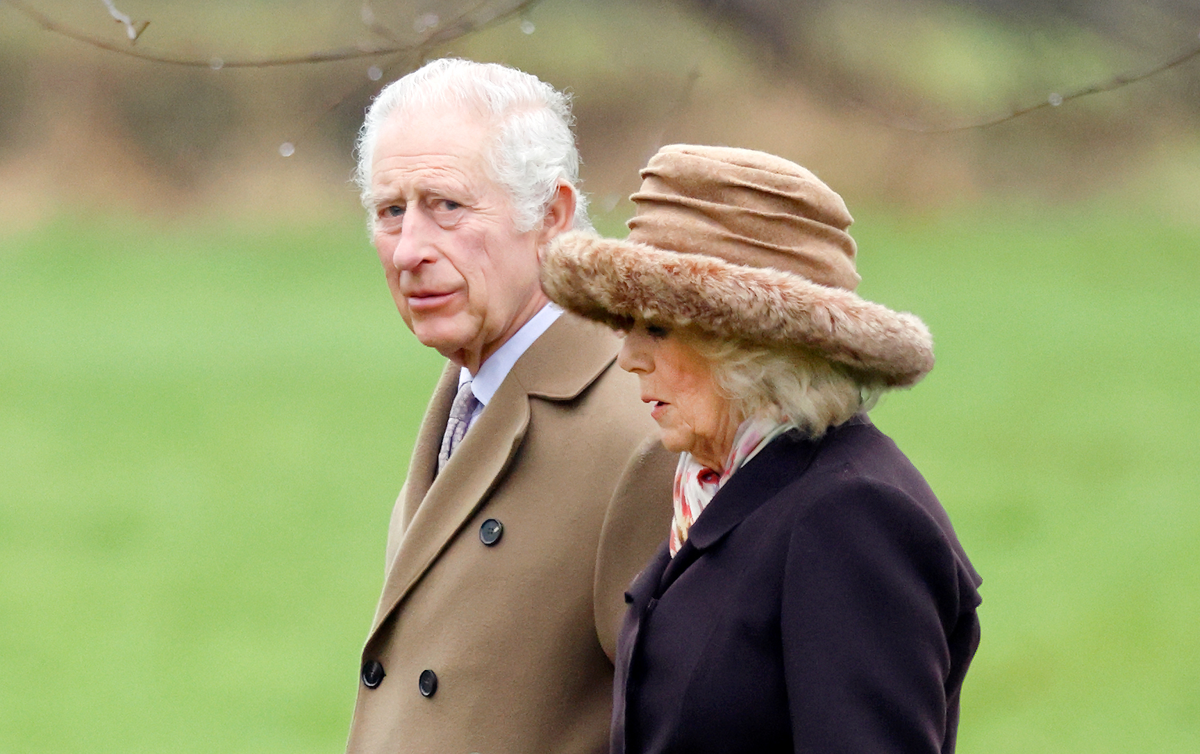 Le roi Charles et la reine Camilla lors du service dominical à l'église St Mary Magdalene sur le domaine de Sandringham, le 11 février 2024 | Source : Getty Images