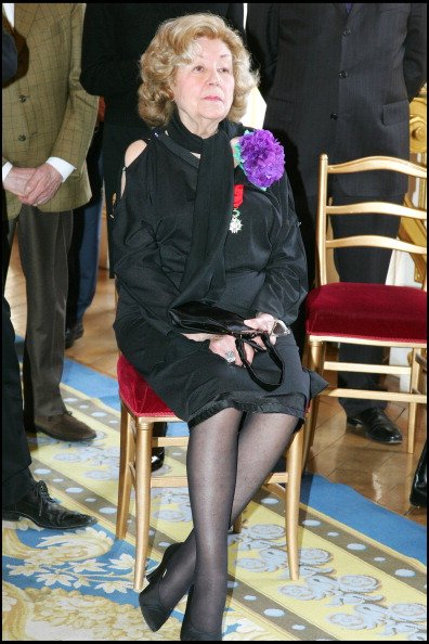 Suzy Delair - Suzy Declair est faite Officier de l'Ordre National de la Légion d'Honneur au ministère de la culture à Paris. | Photo : Getty Images