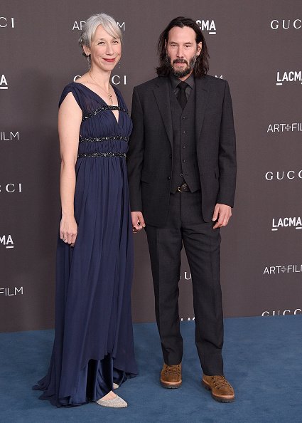 Keanu Reeves et Alexandra Grant arrivent au gala LACMA Art + Film 2019 présenté par Gucci à Los Angeles | Photo: Getty Images