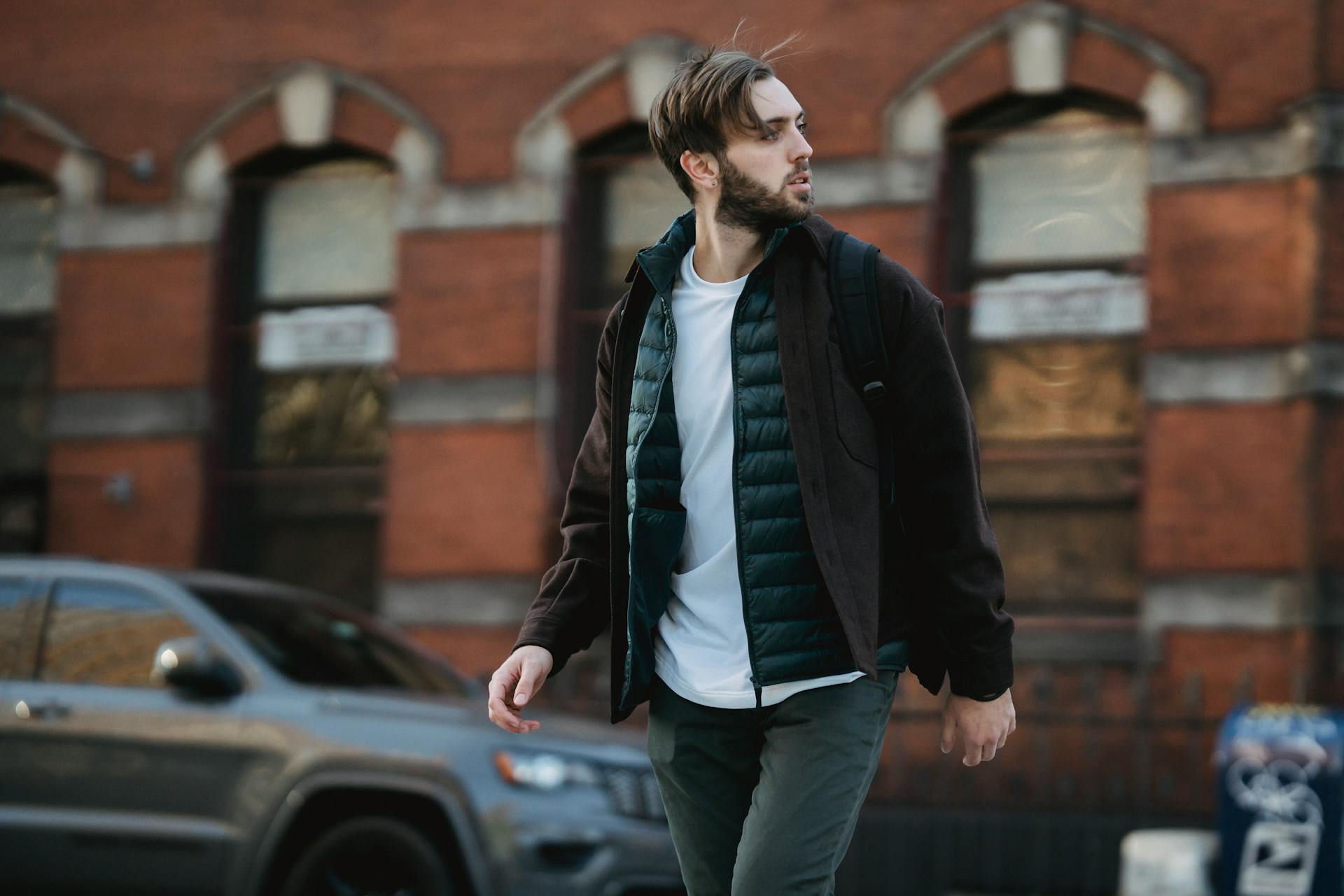 Un homme qui s'éloigne | Source : Pexels