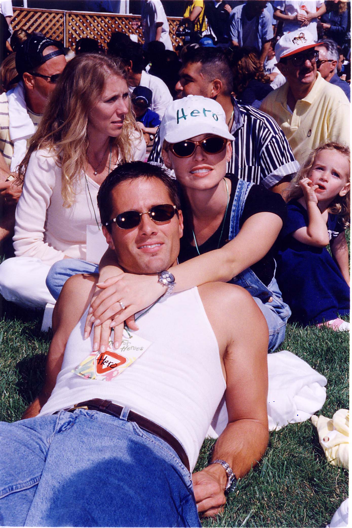 Rob Estes et Josie Bissett photographiés à Beverly Hills le 6 septembre 1997 | Source : Getty Images