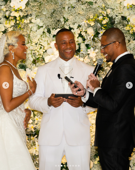 LeToya Luckett et Taleo Coles échangeant leurs vœux le jour de leur mariage, posté le 1er août 2024 | Source : Instagram/devonfranklin