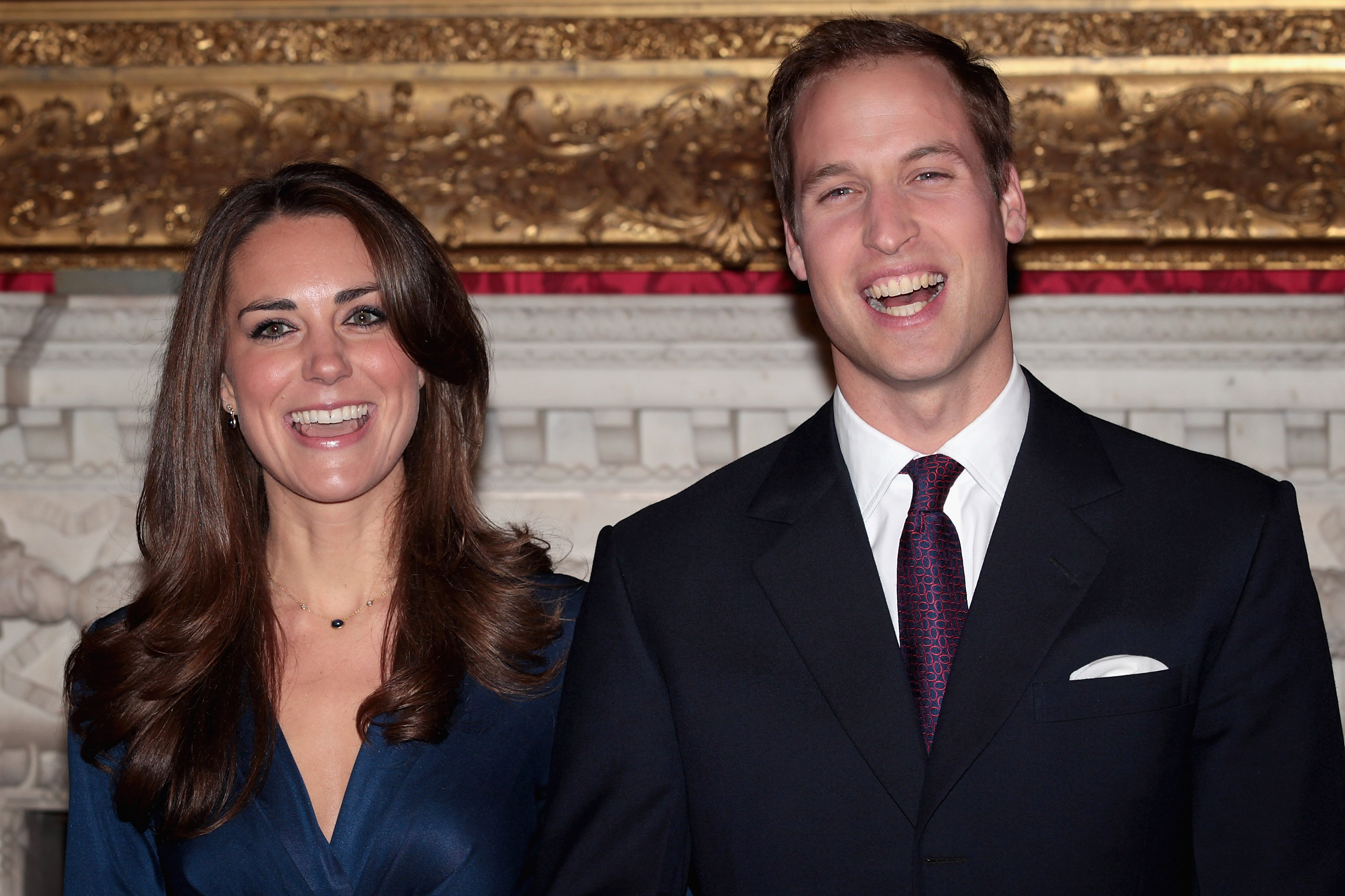 Le prince William et Kate Middleton posent pour des photos le 16 novembre 2010, à Londres, en Angleterre. | Source : Getty Images