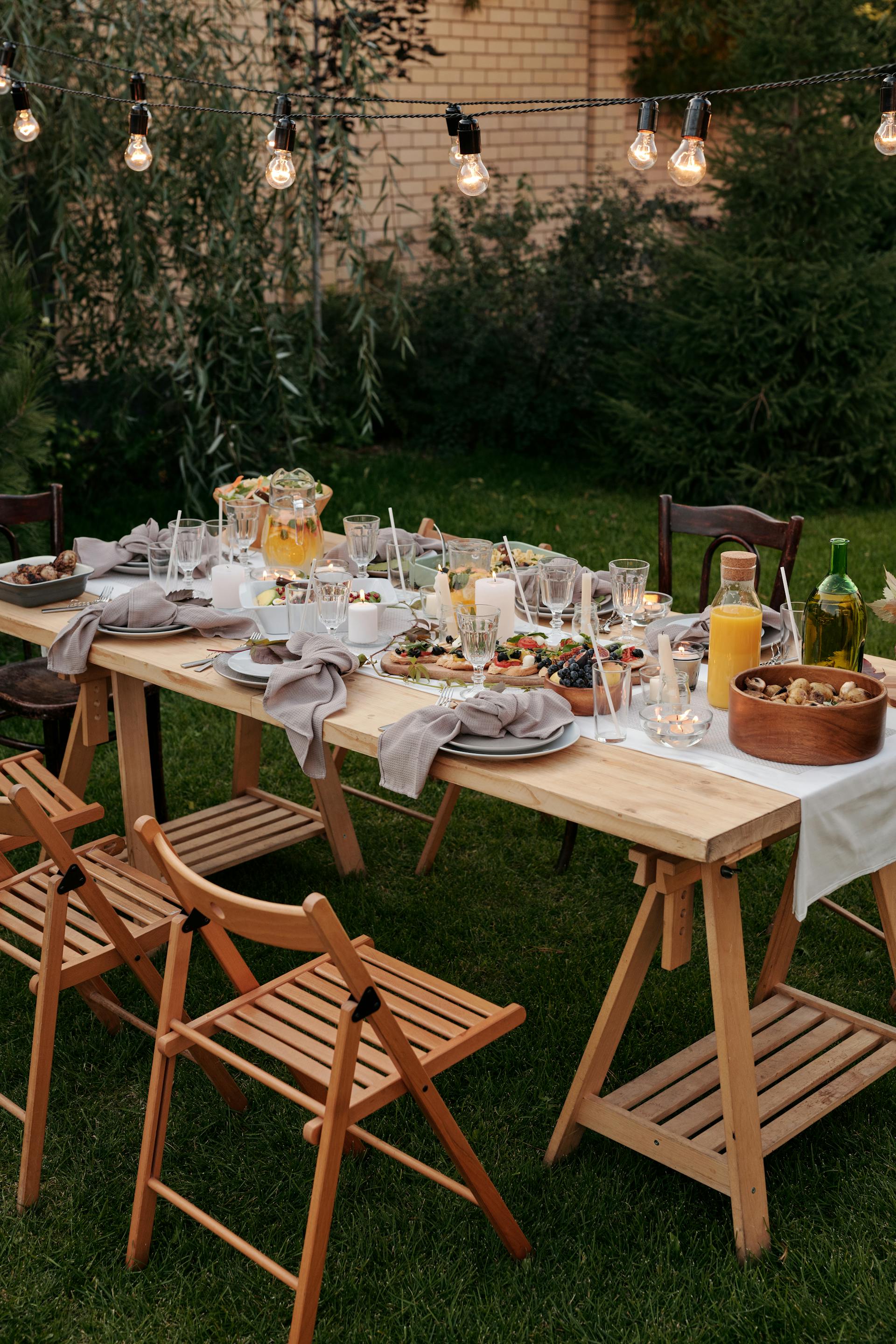 Une table pour un dîner en famille | Source : Pexels