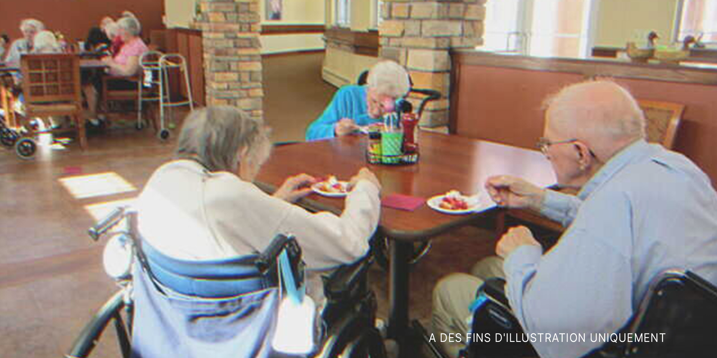 Des personnes âgées dans une maison de retraite | Source : Flickr / cezzie901 (CC BY 2.0) Shutterstock