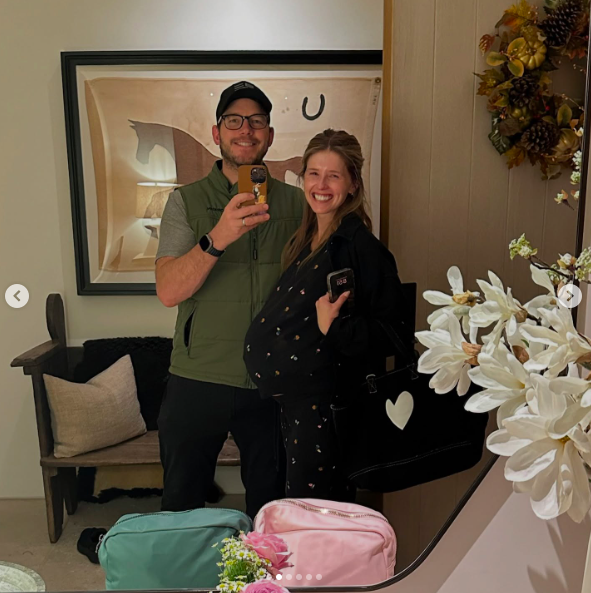 Chris Pratt et Katherine Schwarzenegger prenant un selfie miroir. | Source : Instagram/prattprattpratt