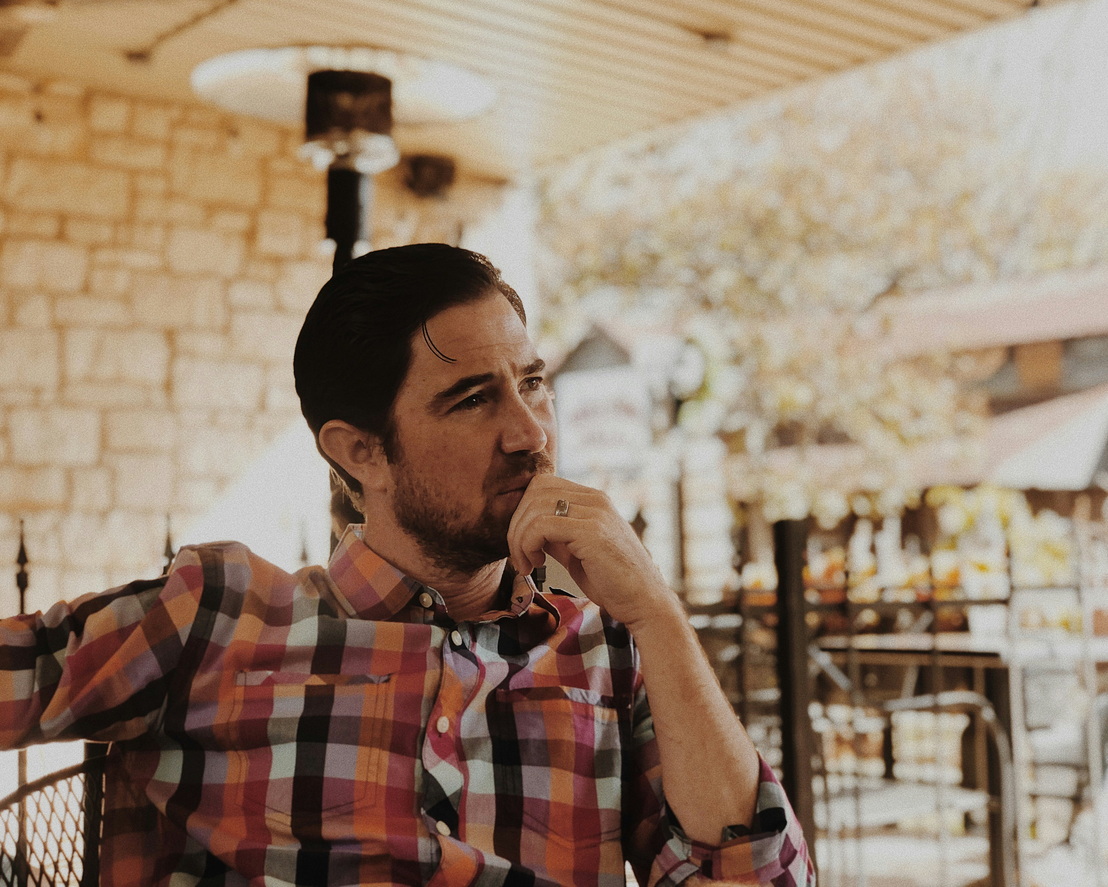 Un homme contrarié | Source : Unsplash