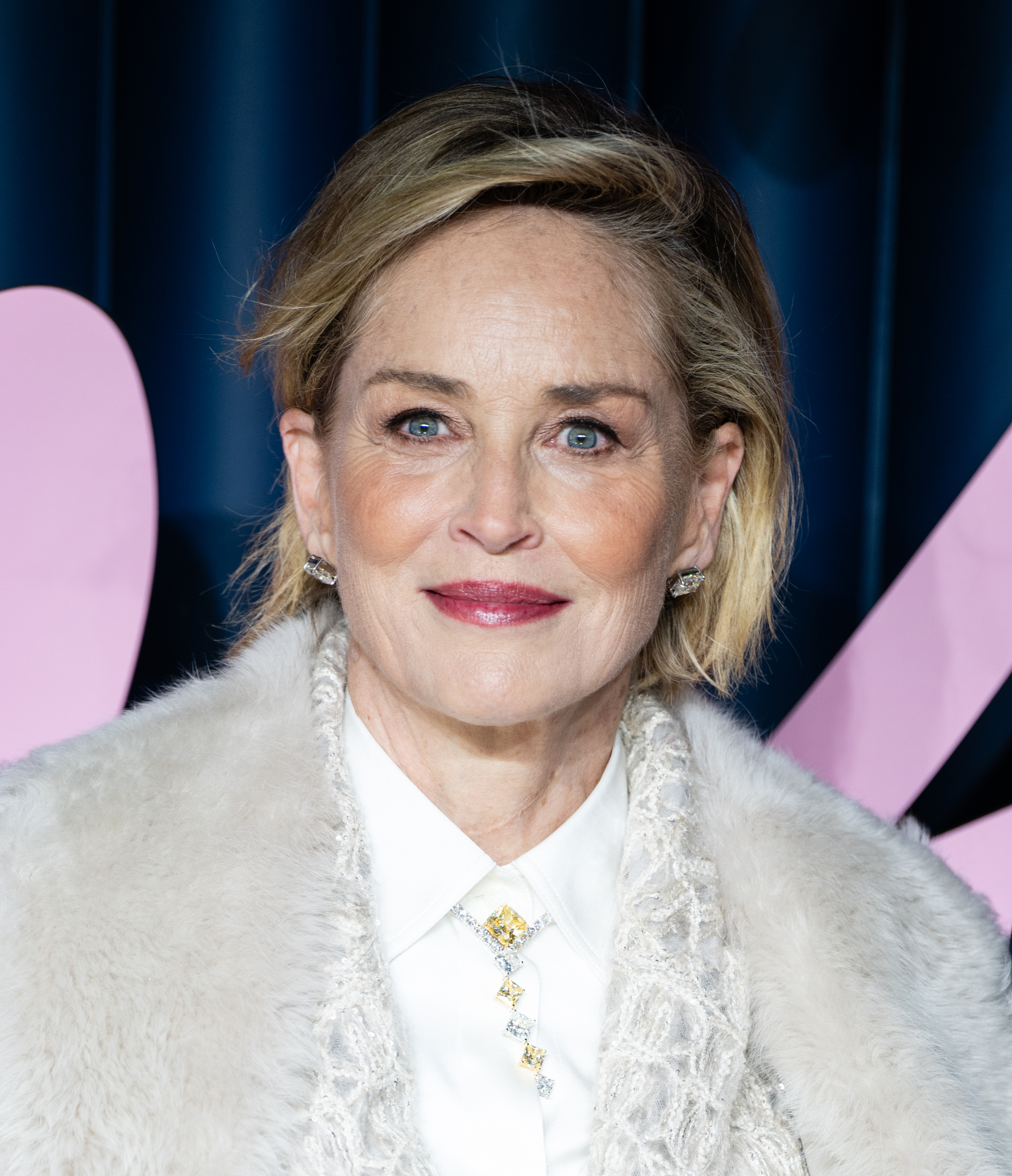 Sharon Stone aux Fashion Awards à Londres, Angleterre, le 1er décembre 2025. | Source : Getty Images