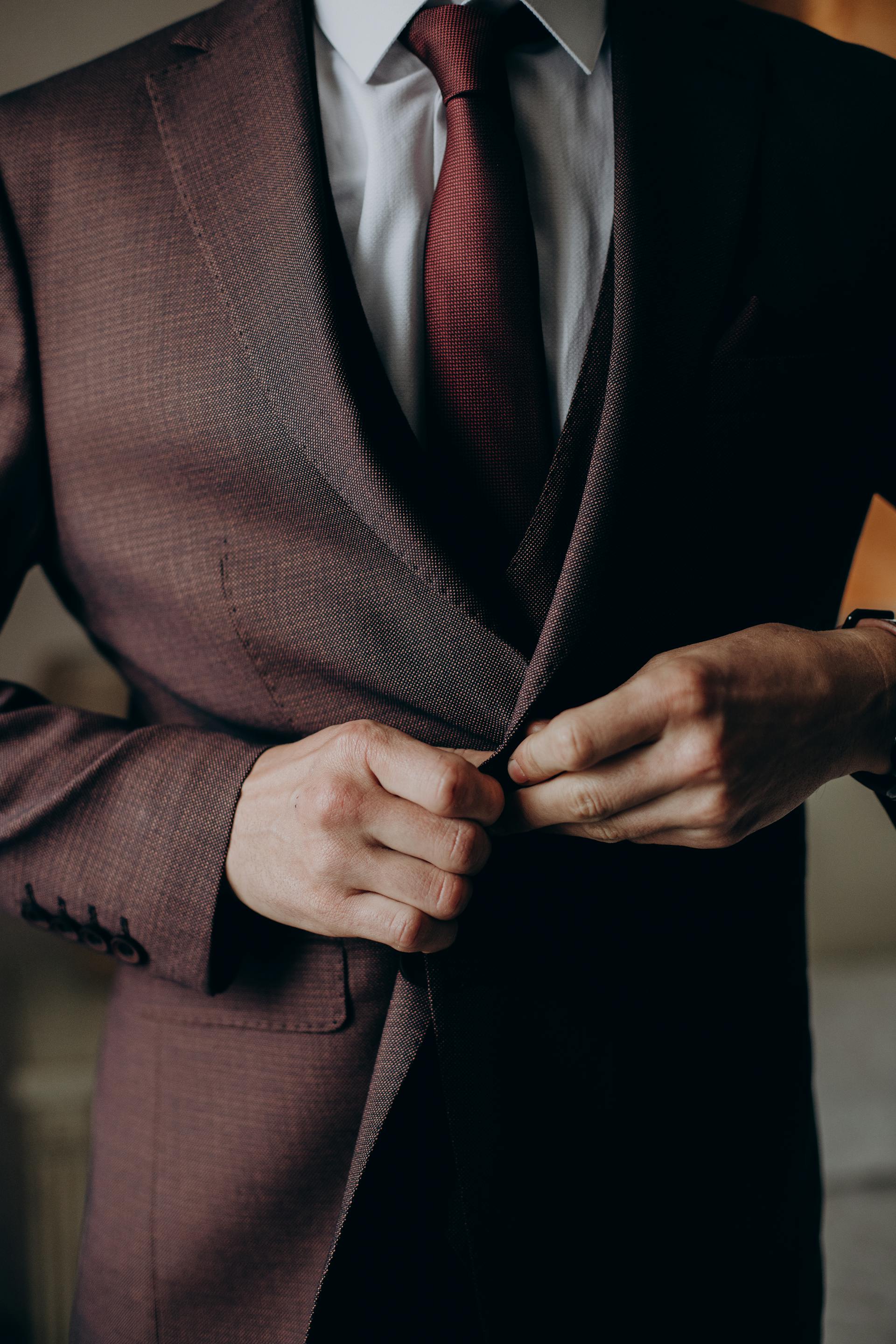 Un homme portant une veste | Source : Pexels