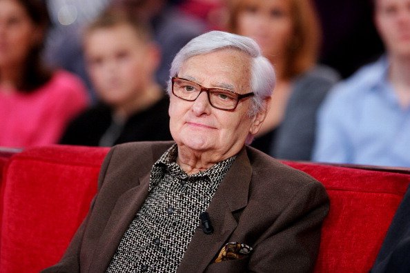 Roger Carel assiste à l'émission Vivement Dimanche Tv le 3 octobre 2012 à Paris, France. | Photo : Getty Images