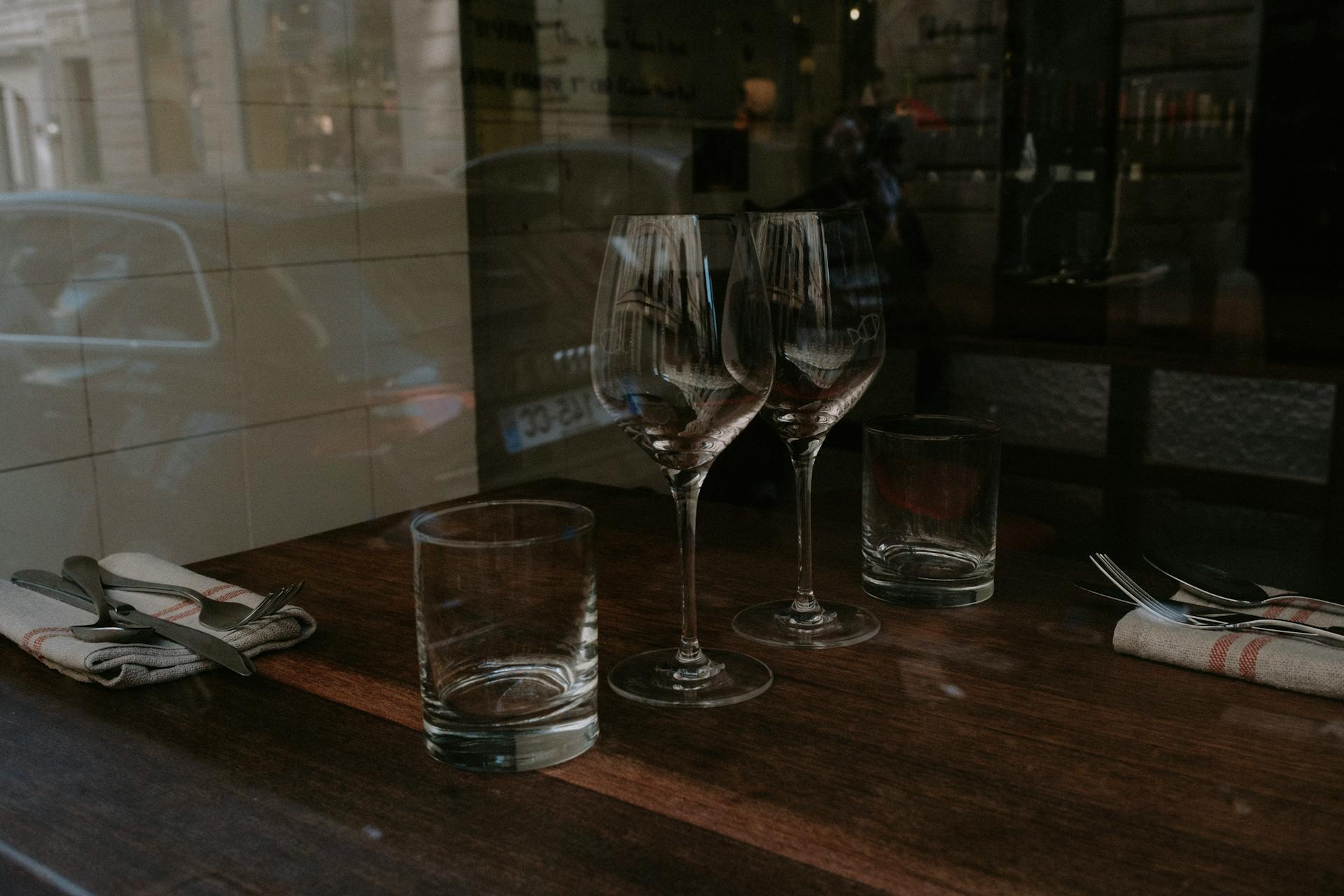 Tableware in a restaurant | Source: Pexels