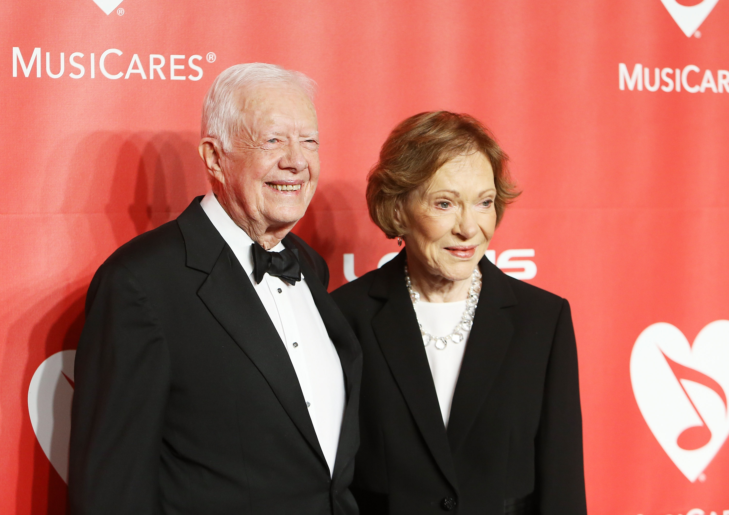 Jimmy Carter et Rosalynn Carter lors de la soirée MusiCares Person of The Year honorant Bob Dylan à Los Angeles, en Californie, le 6 février 2015. | Source : Getty Images