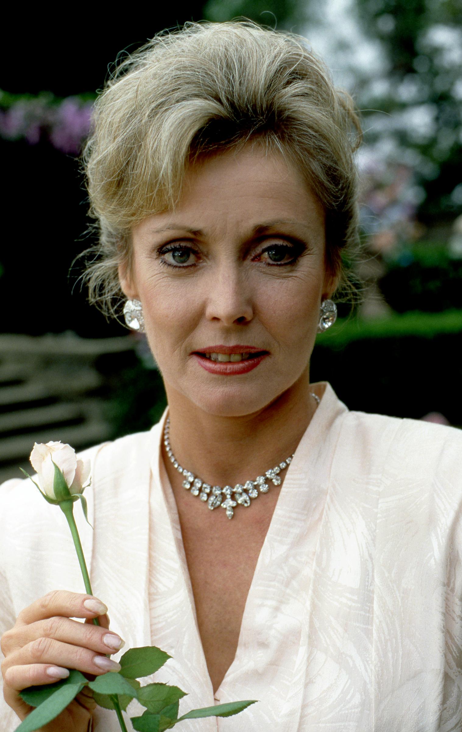 Judith McConnell de "Santa Barbara" pose pour un portrait, à Los Angeles, Californie, vers 1987. | Source : Getty Images