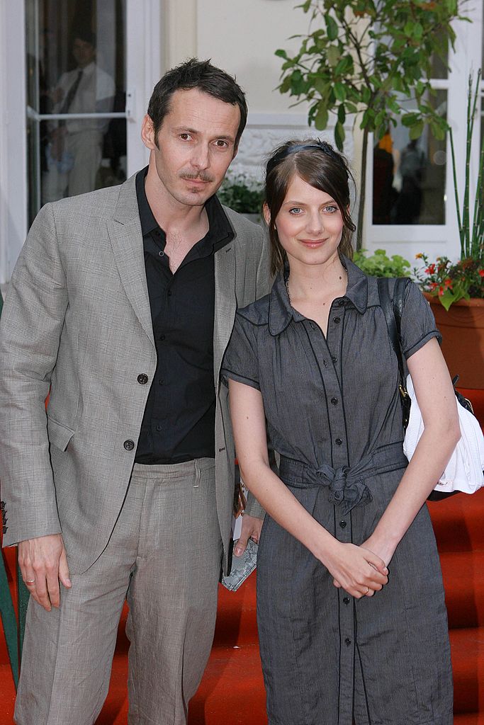 Julien Boisselier et Melanie Laurent à Cabourg, France le 16 juin 2007. | Photo : Getty Images