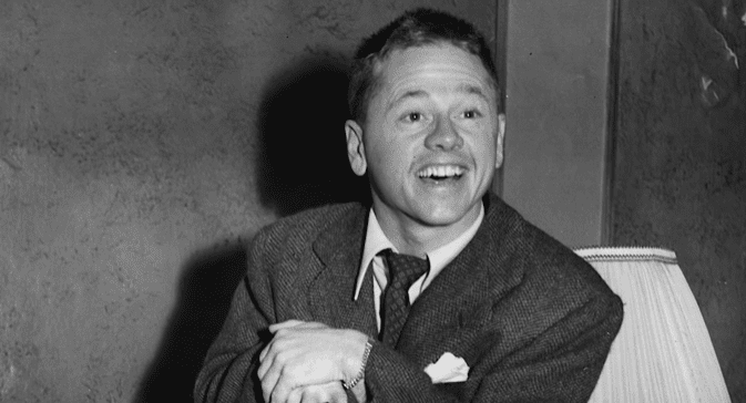 Mickey Rooney dans sa trentaine | Photo : YouTube/Facts Verse