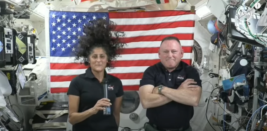 Une capture d'écran de Sunita Suni Williams et Barry Wilmore tirée d'une vidéo datée du 10 juillet 2024. | Source : YouTube/@CBSNews