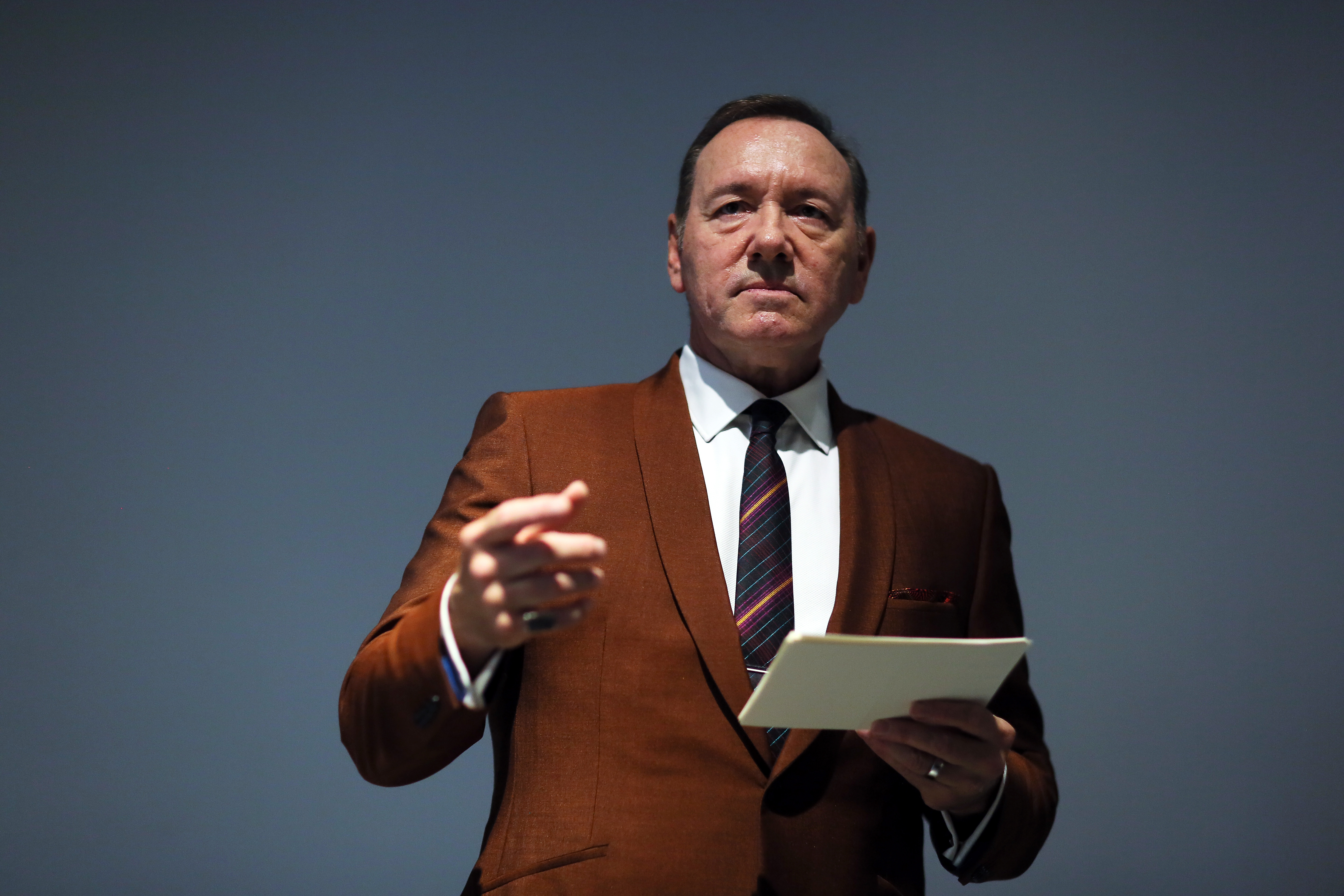 Kevin Spacey assiste à la lecture de l'événement « The Boxer - La nostalgia del poeta » (Le boxeur - La nostalgie du poète) au Palazzo Massimo alle Terme, le 2 août 2019 à Rome, en Italie. | Source : Getty Images