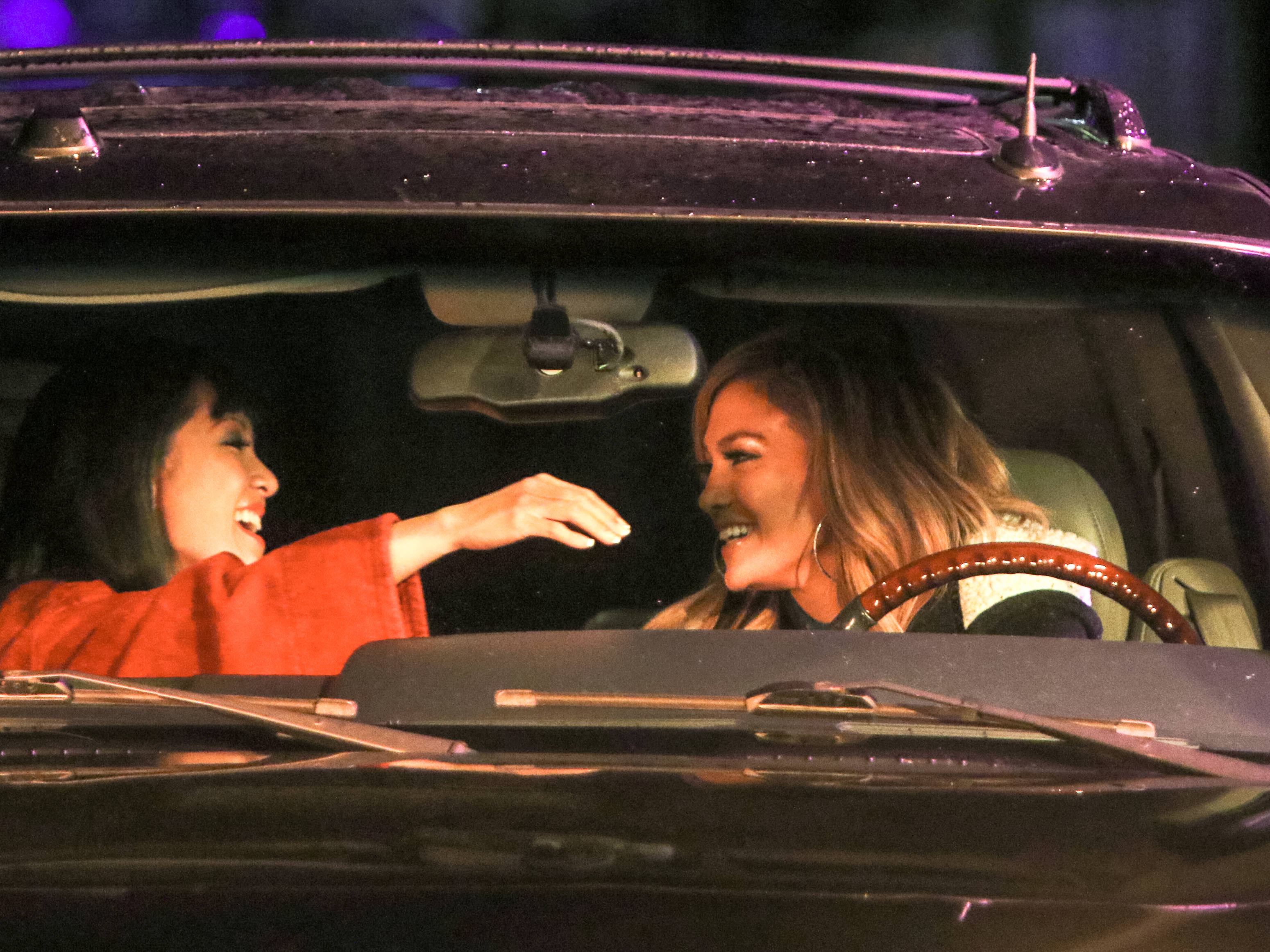 Constance Wu et Jennifer Lopez repérées sur le plateau de tournage de "Hustlers" à New York le 3 mai 2019 | Source : Getty Images