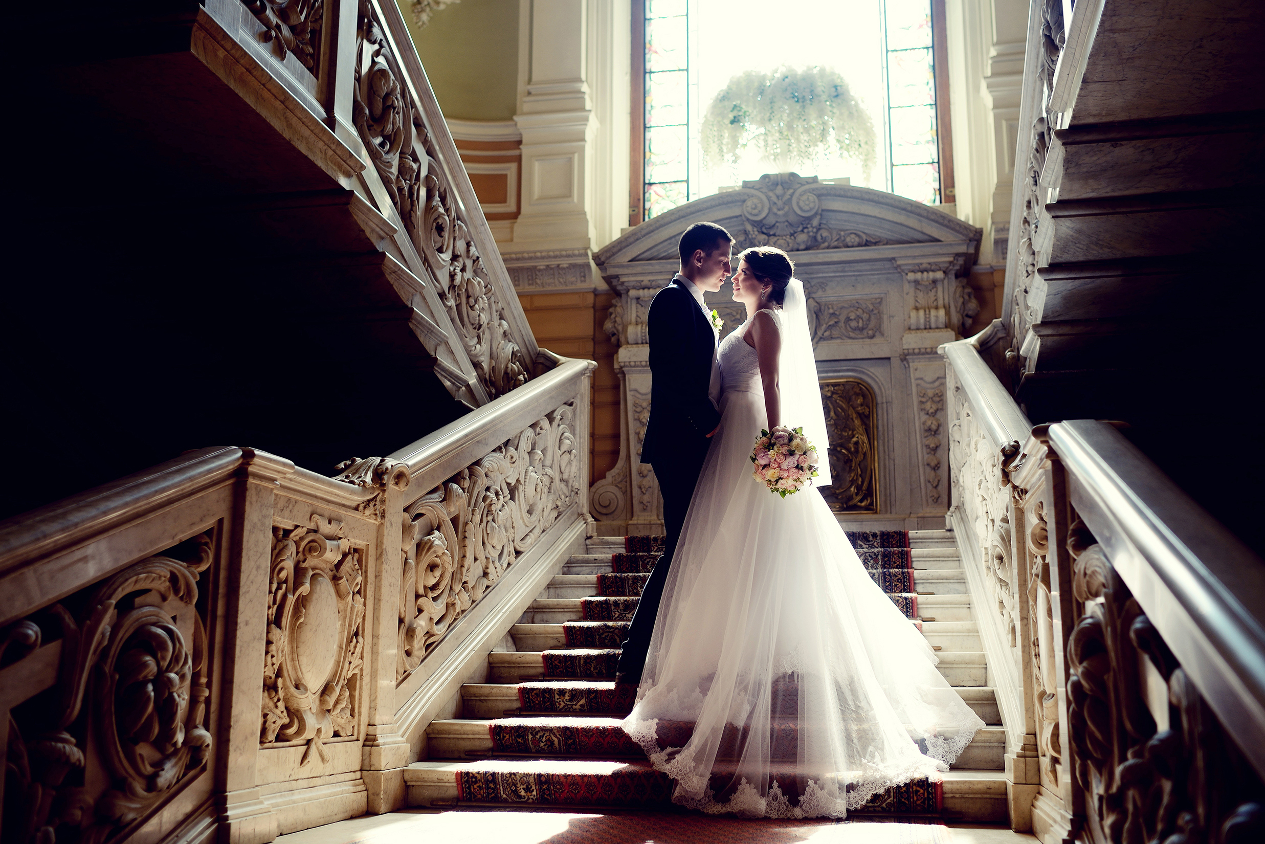 Un couple en train de se marier | Source : Shutterstock