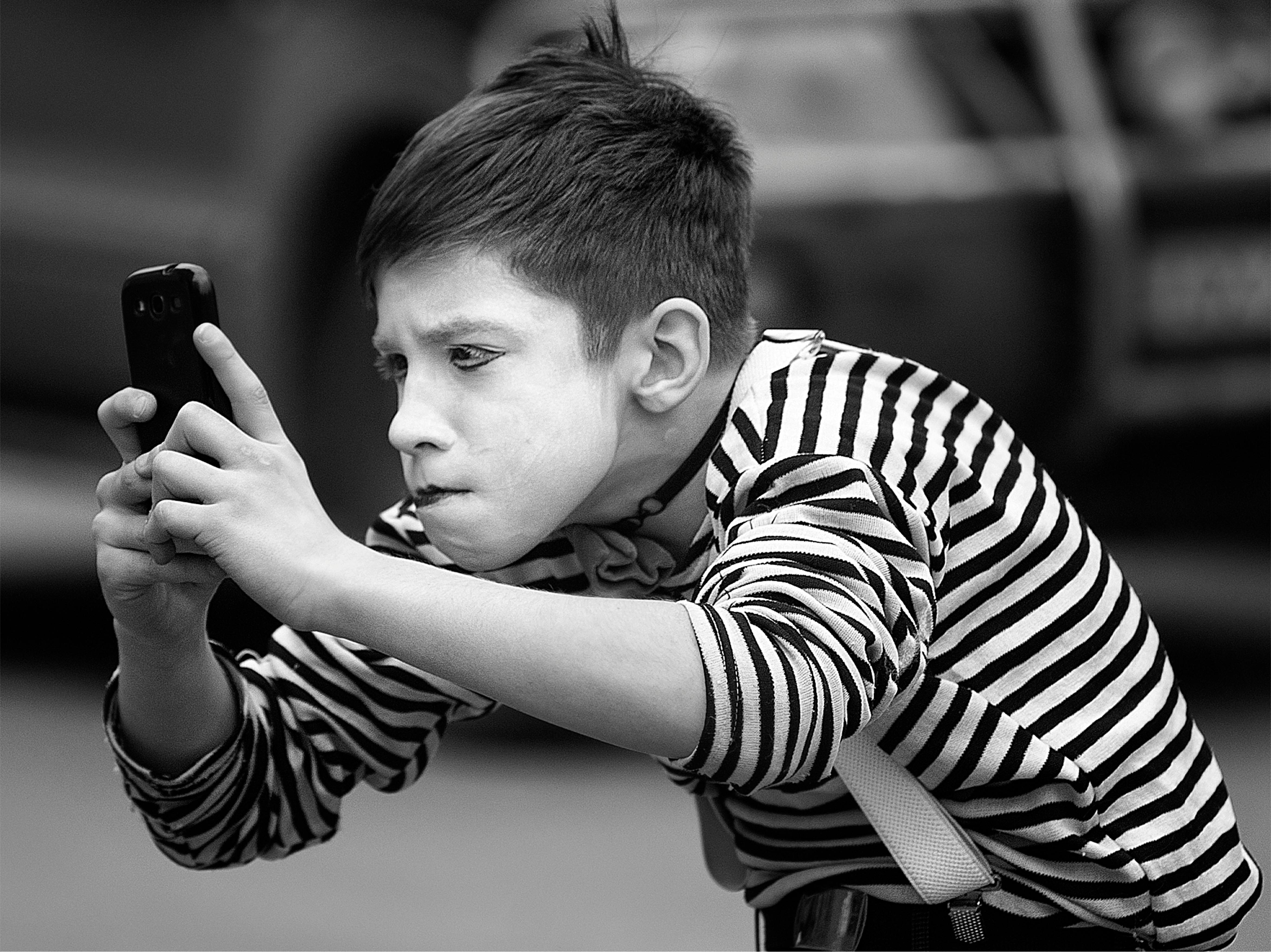 Un mime avec un téléphone | Source : Pexels