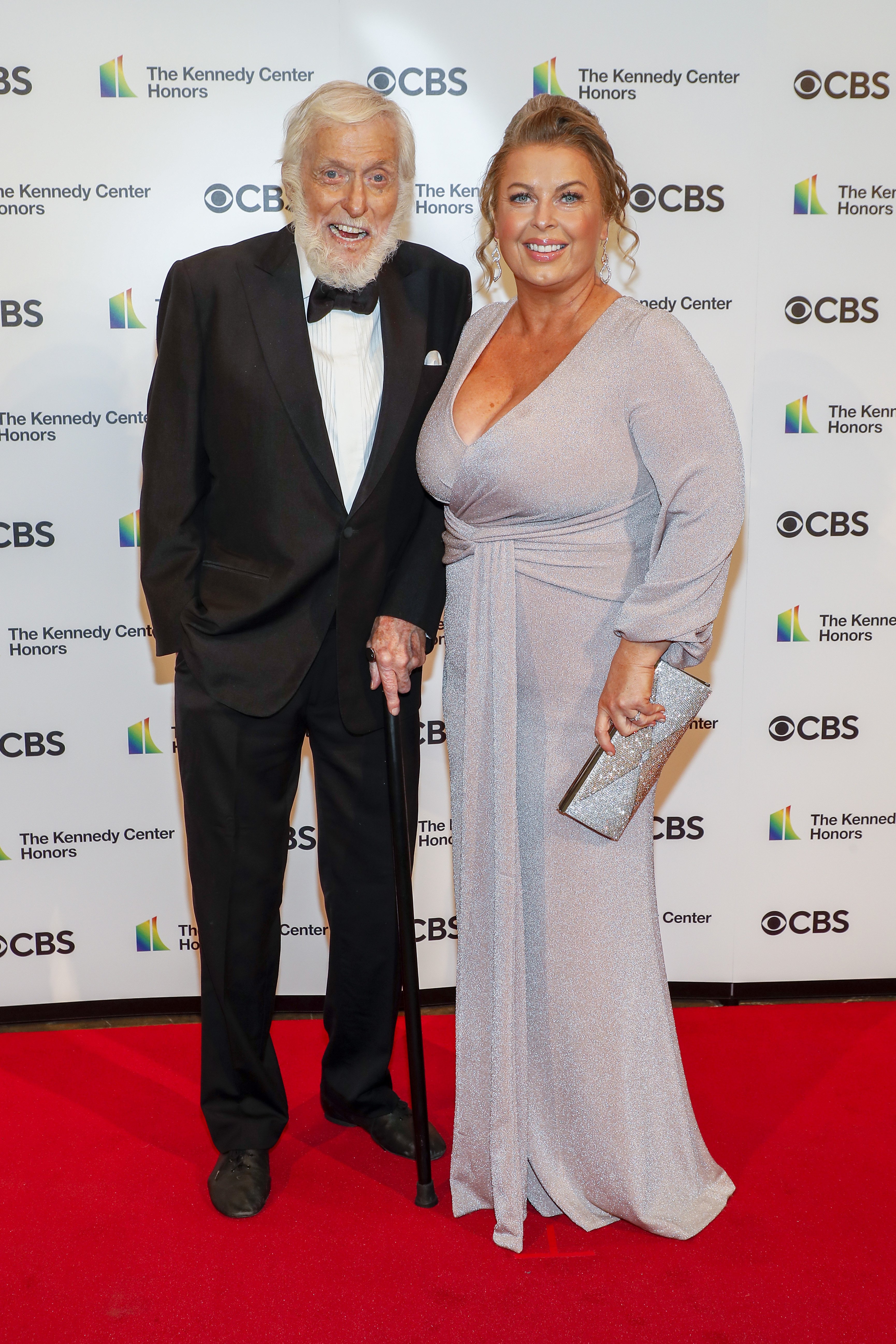 Dick Van Dyke et Arlene Silver assistent à la 43e cérémonie des Kennedy Center Honors au Kennedy Center, le 21 mai 2021, à Washington, DC. | Source : Getty Images